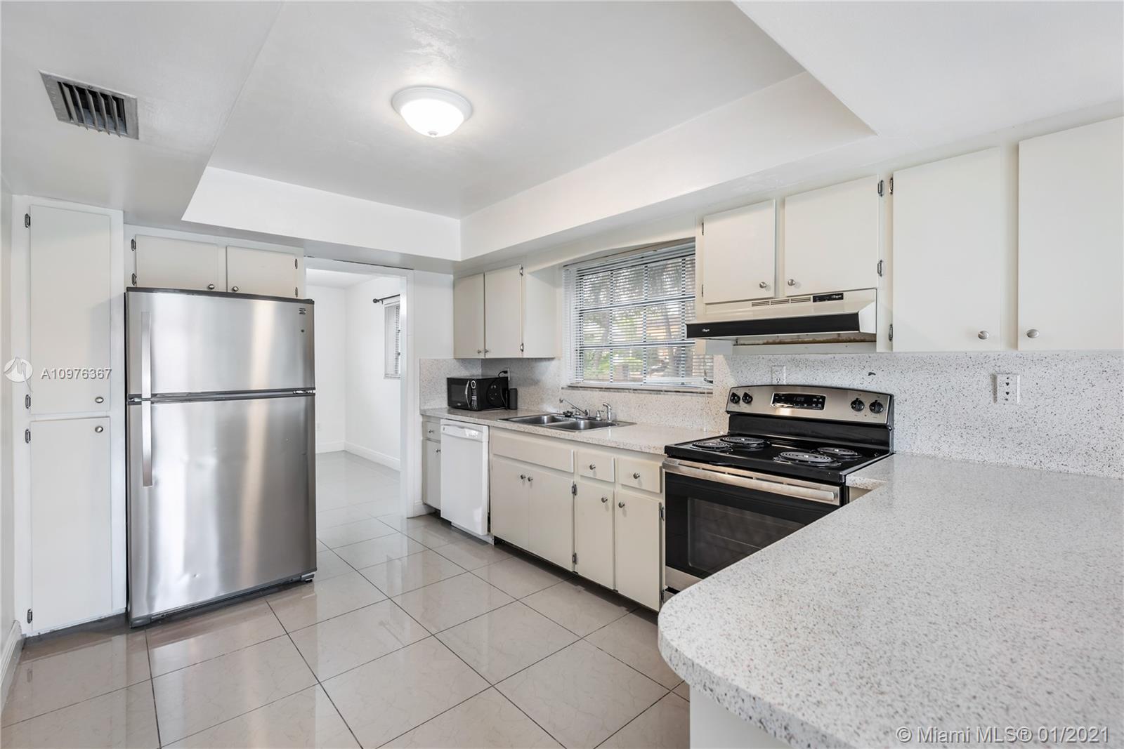 See details / 3184 sq. ft. $ 2020-12-29 0 Photo