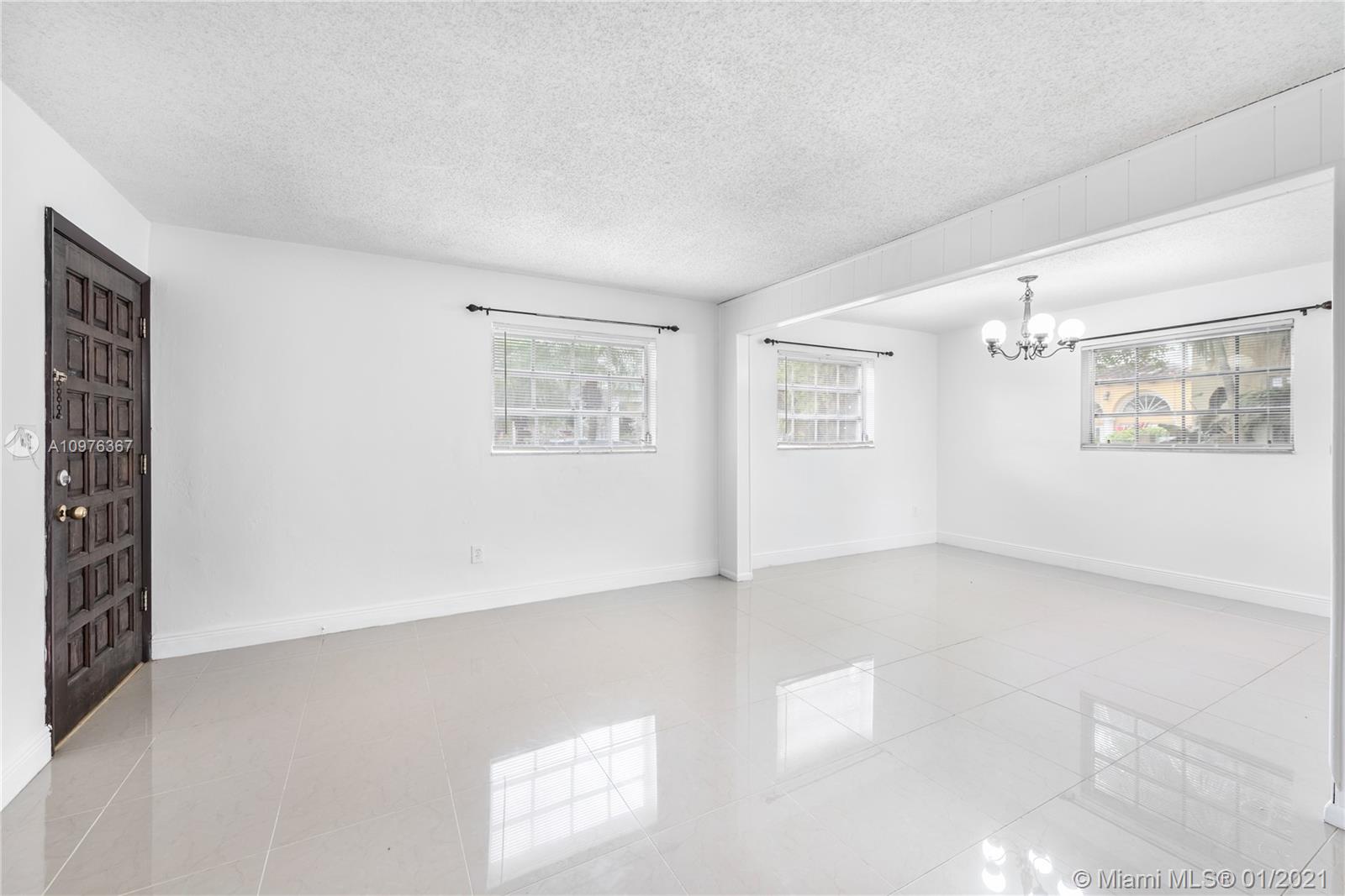 See details / 3184 sq. ft. $ 2020-12-29 0 Photo