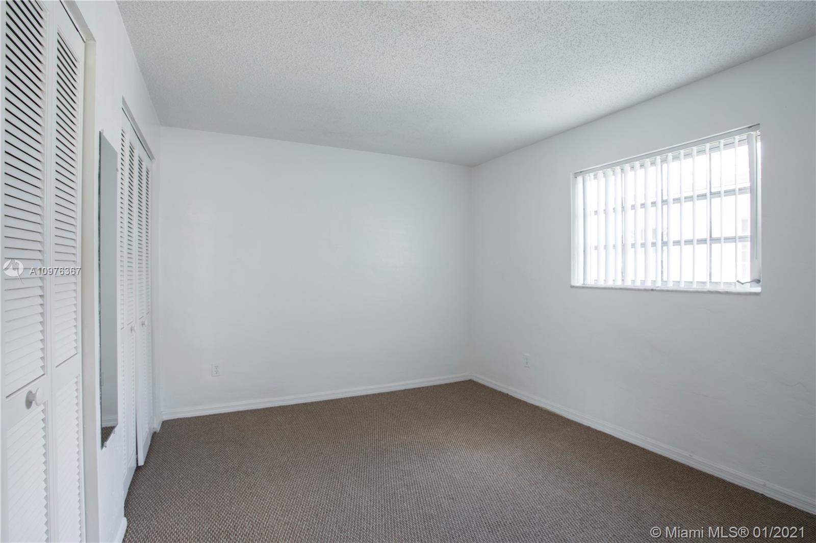 See details / 3184 sq. ft. $ 2020-12-29 0 Photo