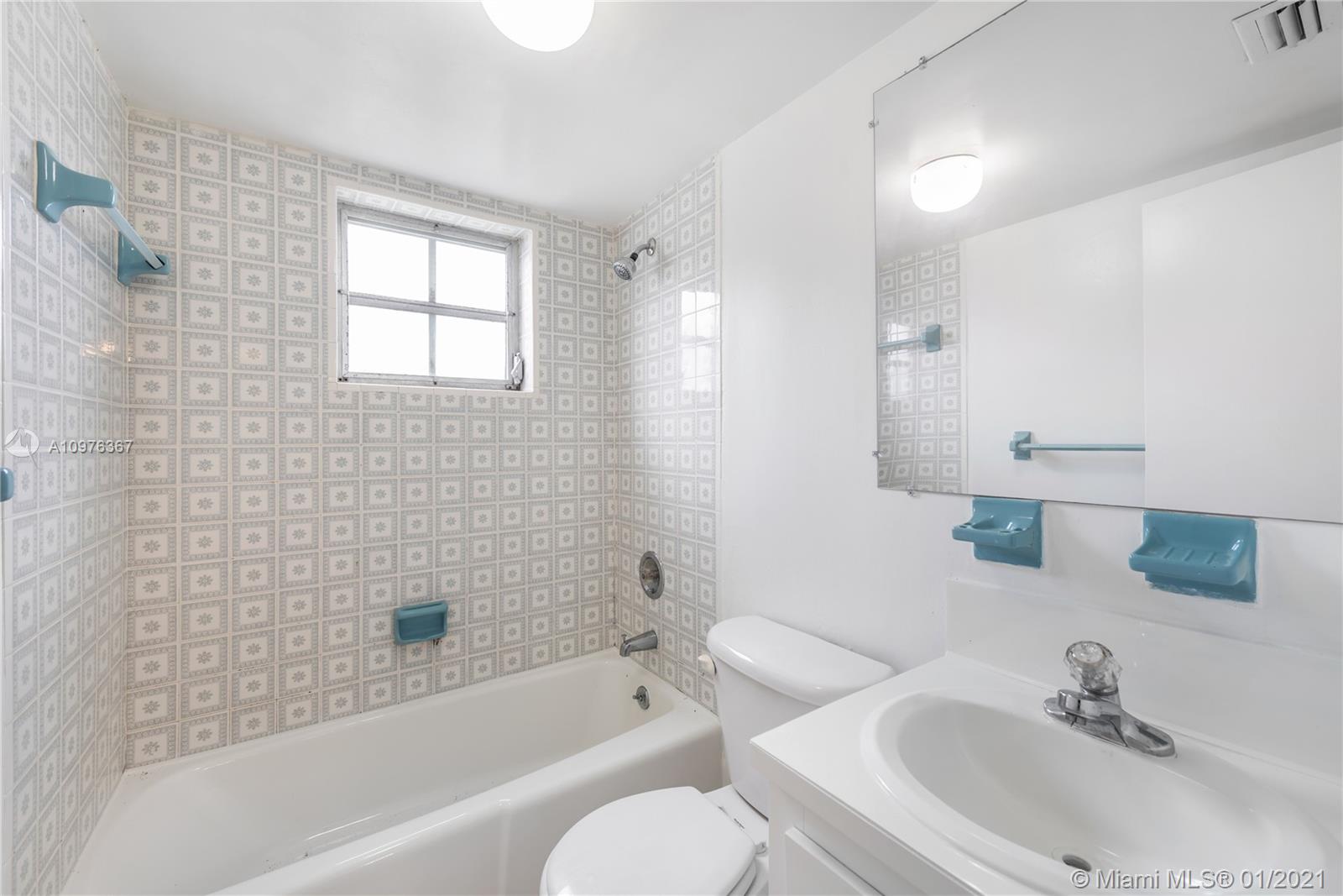 See details / 3184 sq. ft. $ 2020-12-29 0 Photo