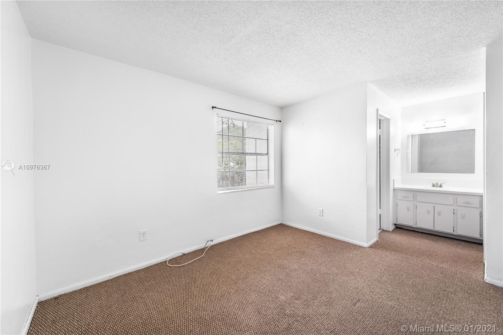 See details / 3184 sq. ft. $ 2020-12-29 0 Photo