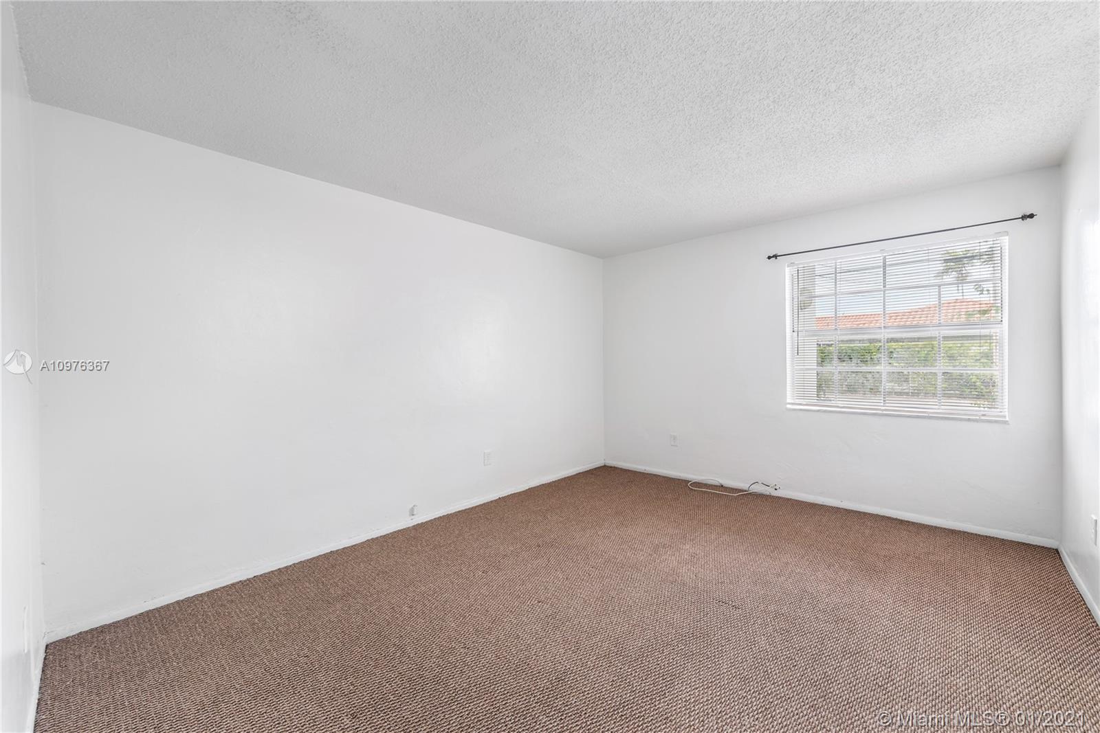 See details / 3184 sq. ft. $ 2020-12-29 0 Photo