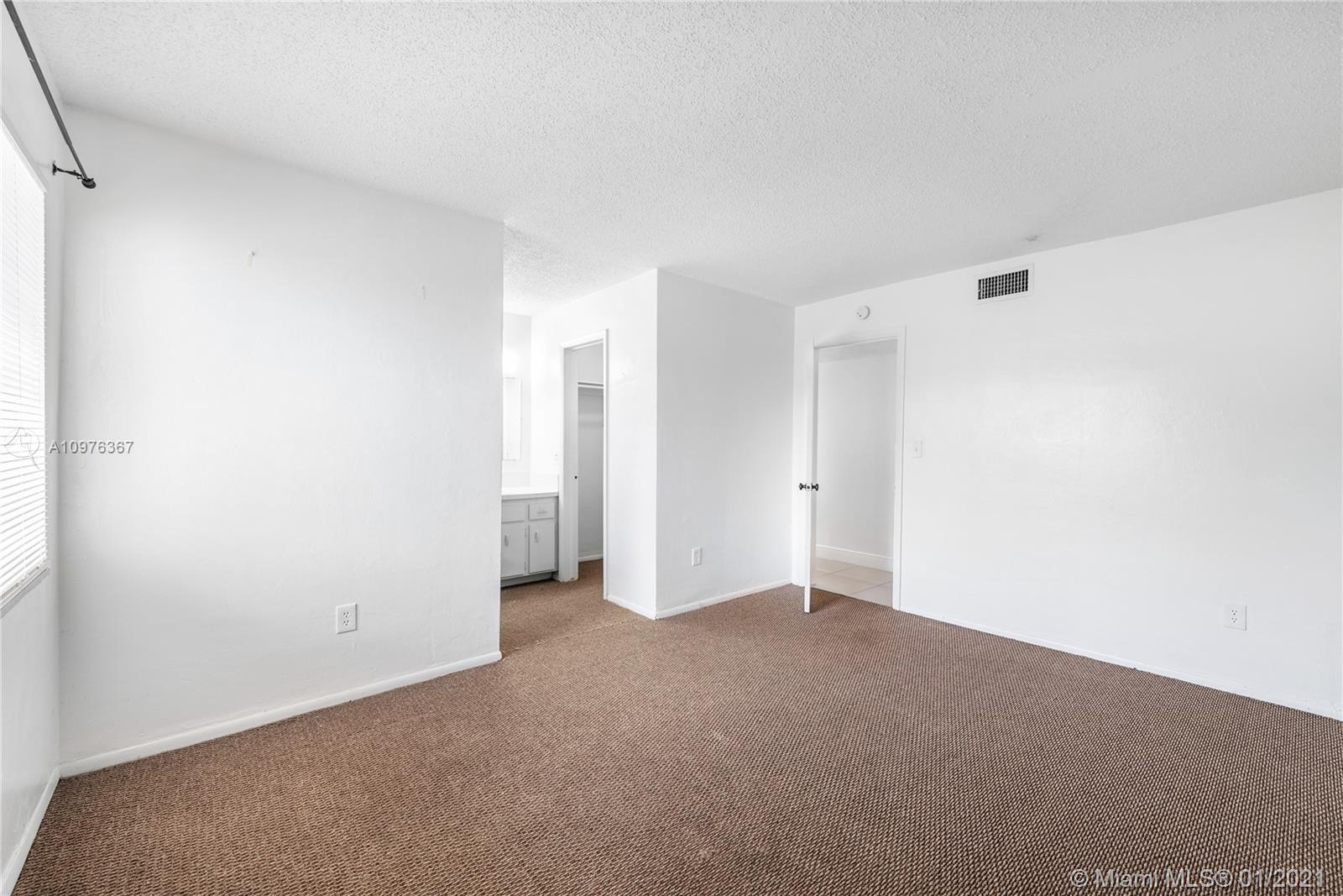 See details / 3184 sq. ft. $ 2020-12-29 0 Photo