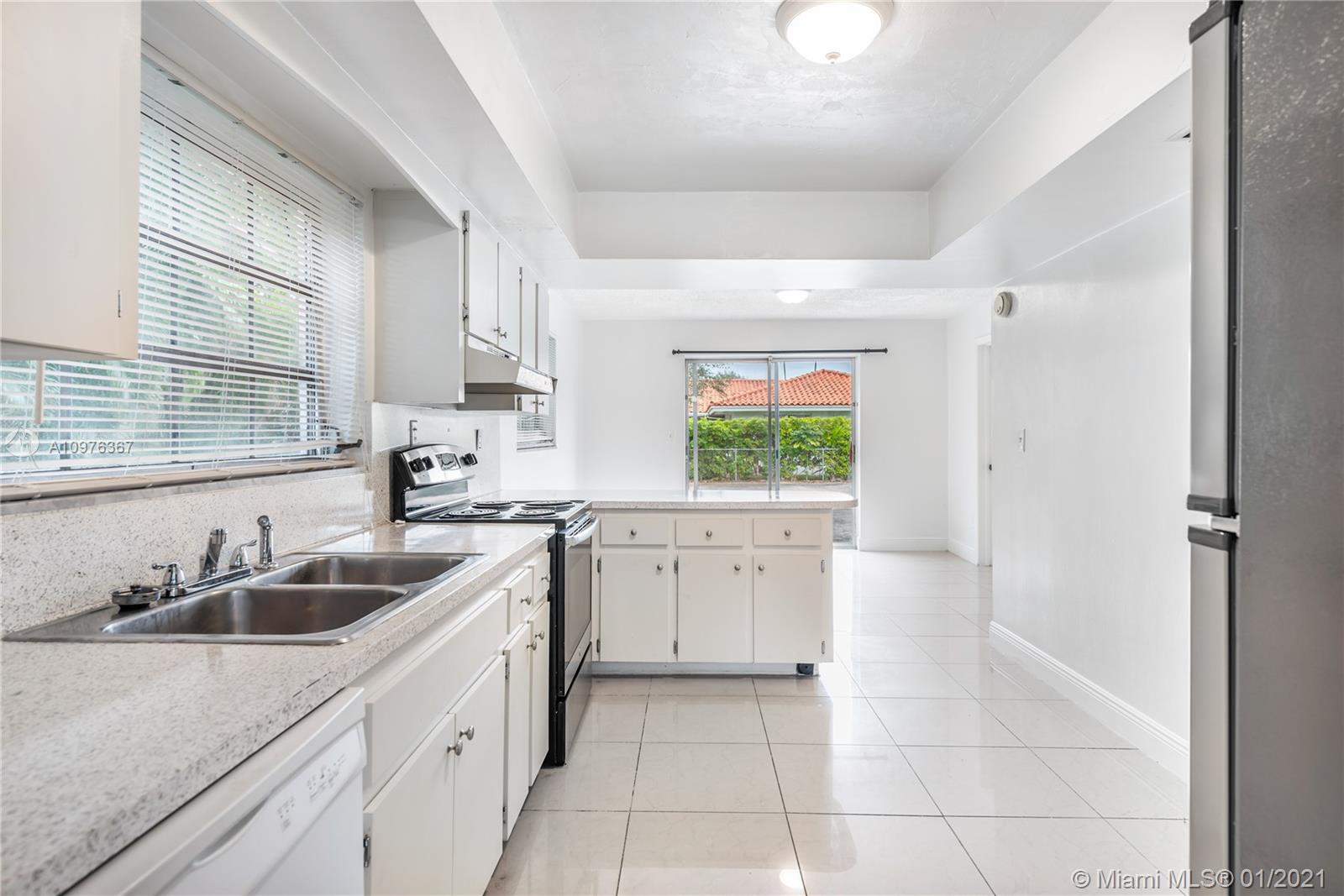 See details / 3184 sq. ft. $ 2020-12-29 0 Photo