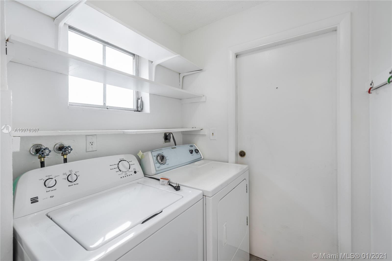 See details / 3184 sq. ft. $ 2020-12-29 0 Photo