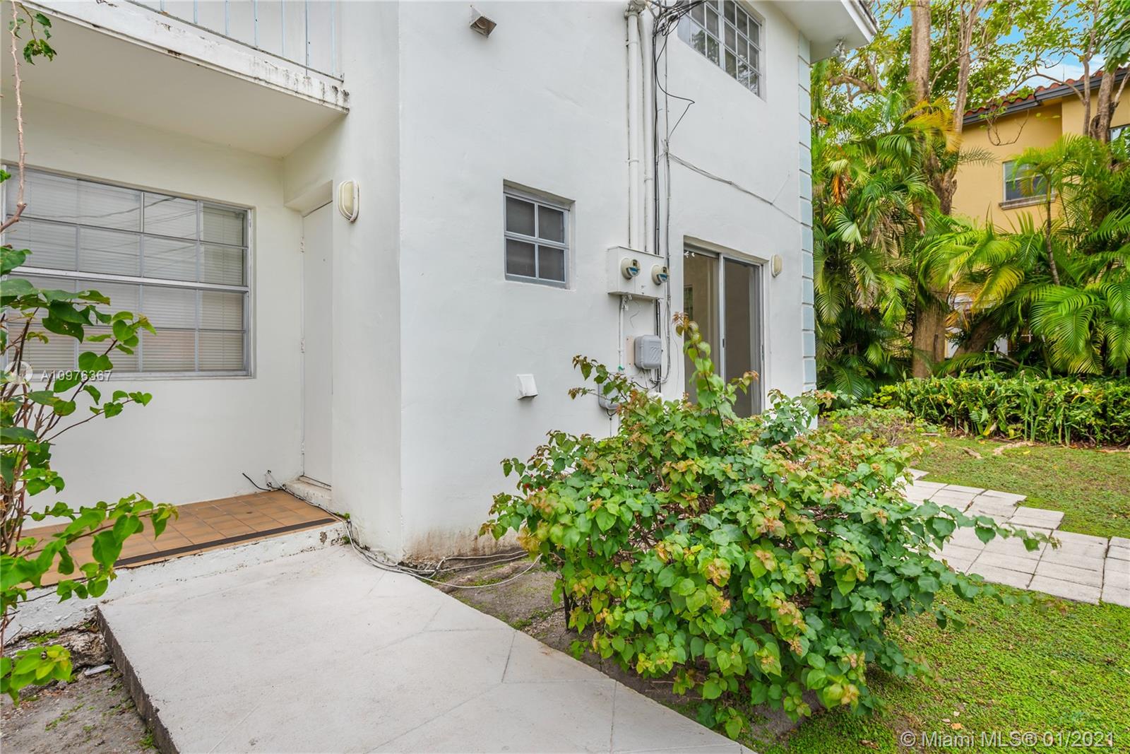 See details / 3184 sq. ft. $ 2020-12-29 0 Photo