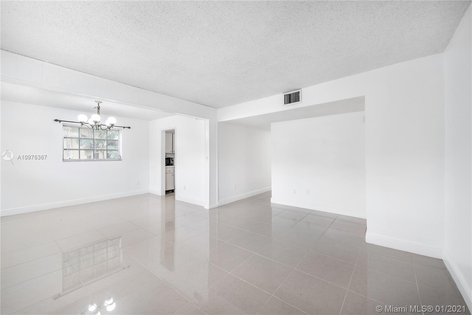 See details / 3184 sq. ft. $ 2020-12-29 0 Photo