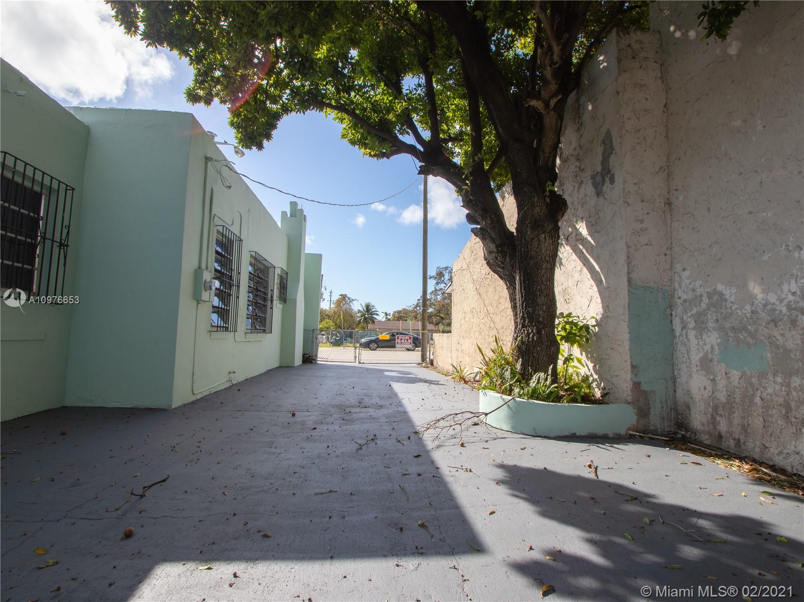 See details / 1875 sq. ft. $ 2021-03-18 0 Photo