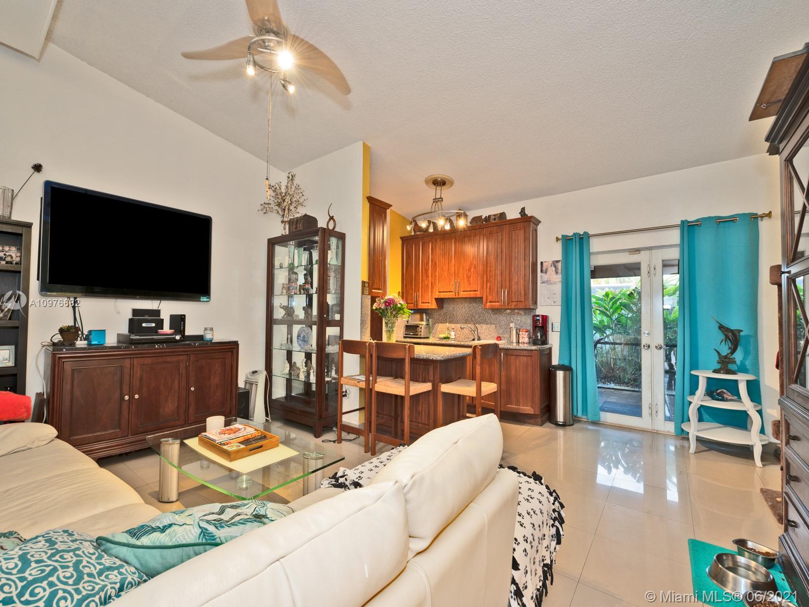 See details / 2296 sq. ft. $ 2020-12-30 0 Photo