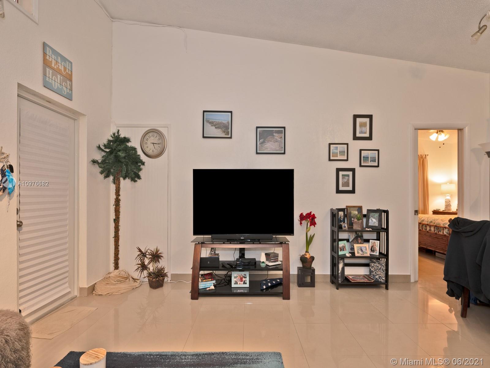 See details / 2296 sq. ft. $ 2020-12-30 0 Photo