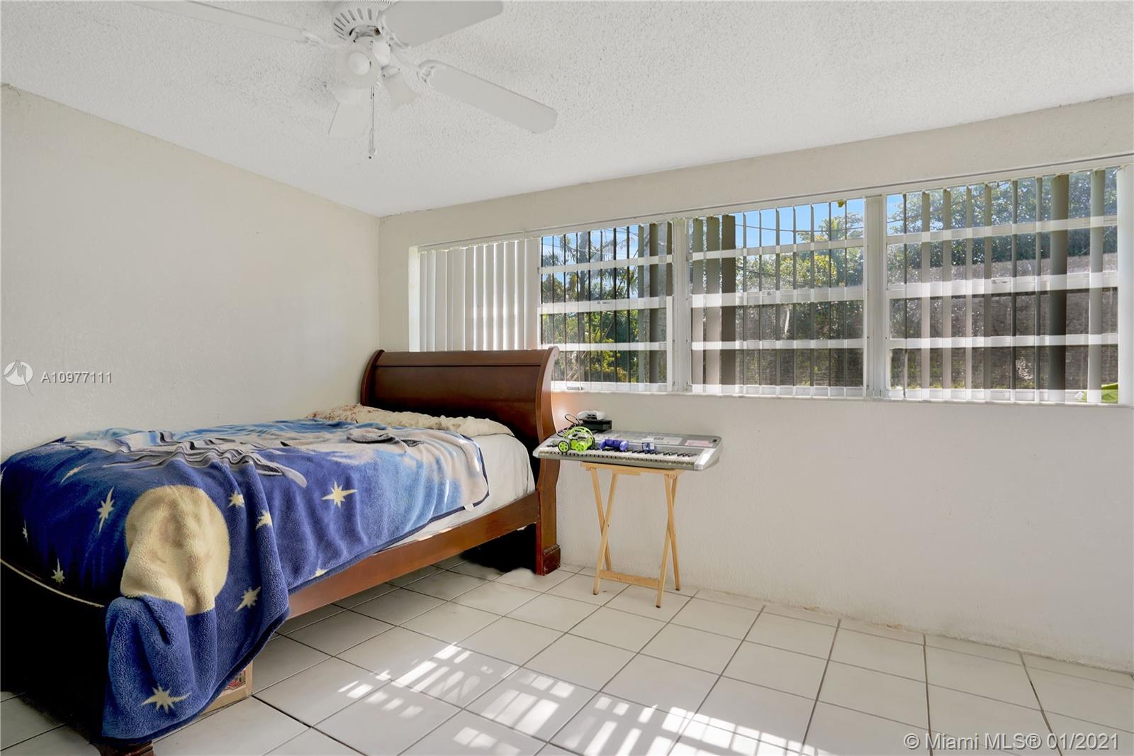 See details / 2437 sq. ft. $ 2021-01-01 0 Photo