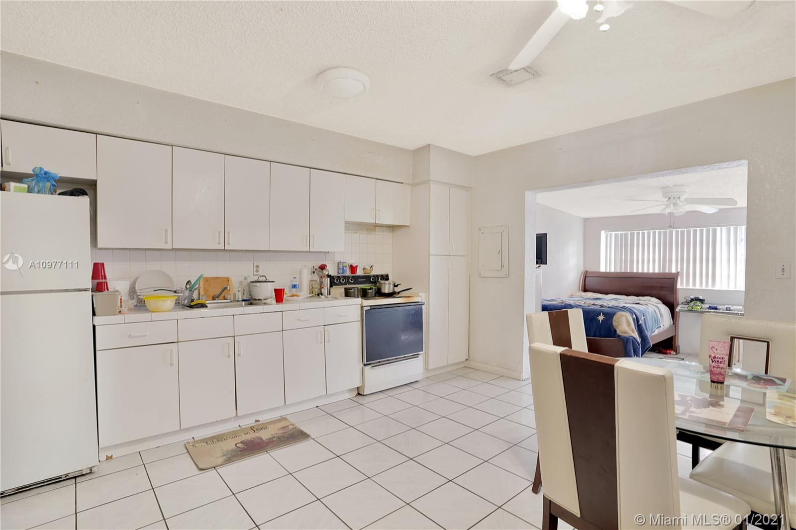 See details / 2437 sq. ft. $ 2021-01-01 0 Photo