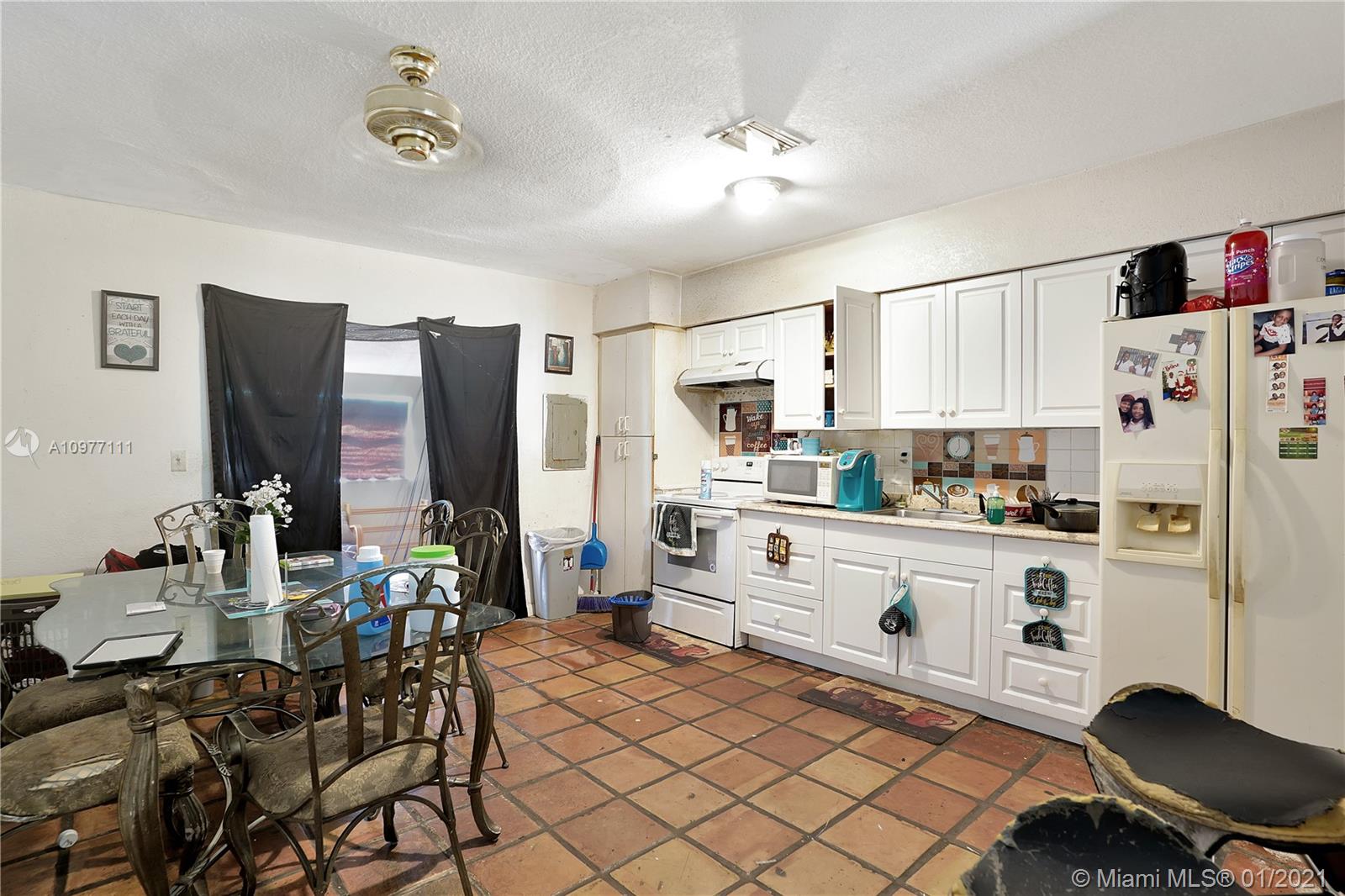 See details / 2437 sq. ft. $ 2021-01-01 0 Photo