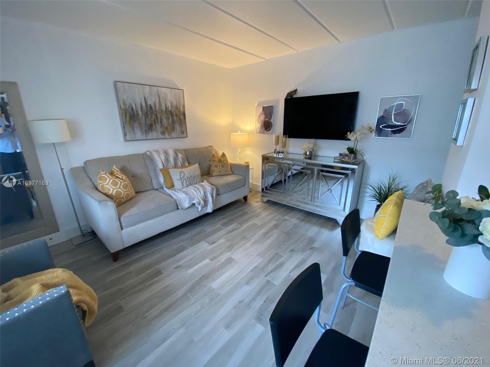See details / 8880 sq. ft. $ 2021-05-14 0 Photo
