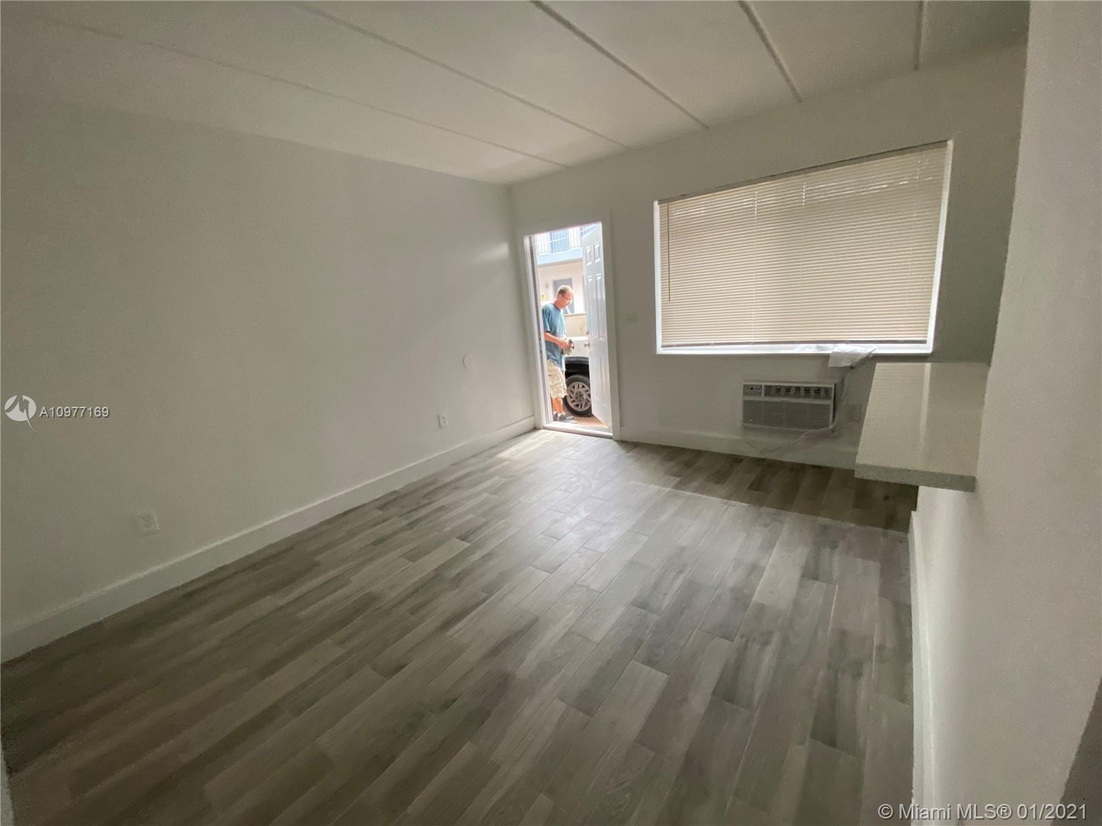 See details / 8880 sq. ft. $ 2021-05-14 0 Photo