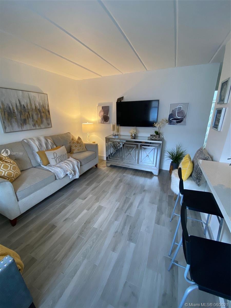 See details / 8880 sq. ft. $ 2021-05-14 0 Photo