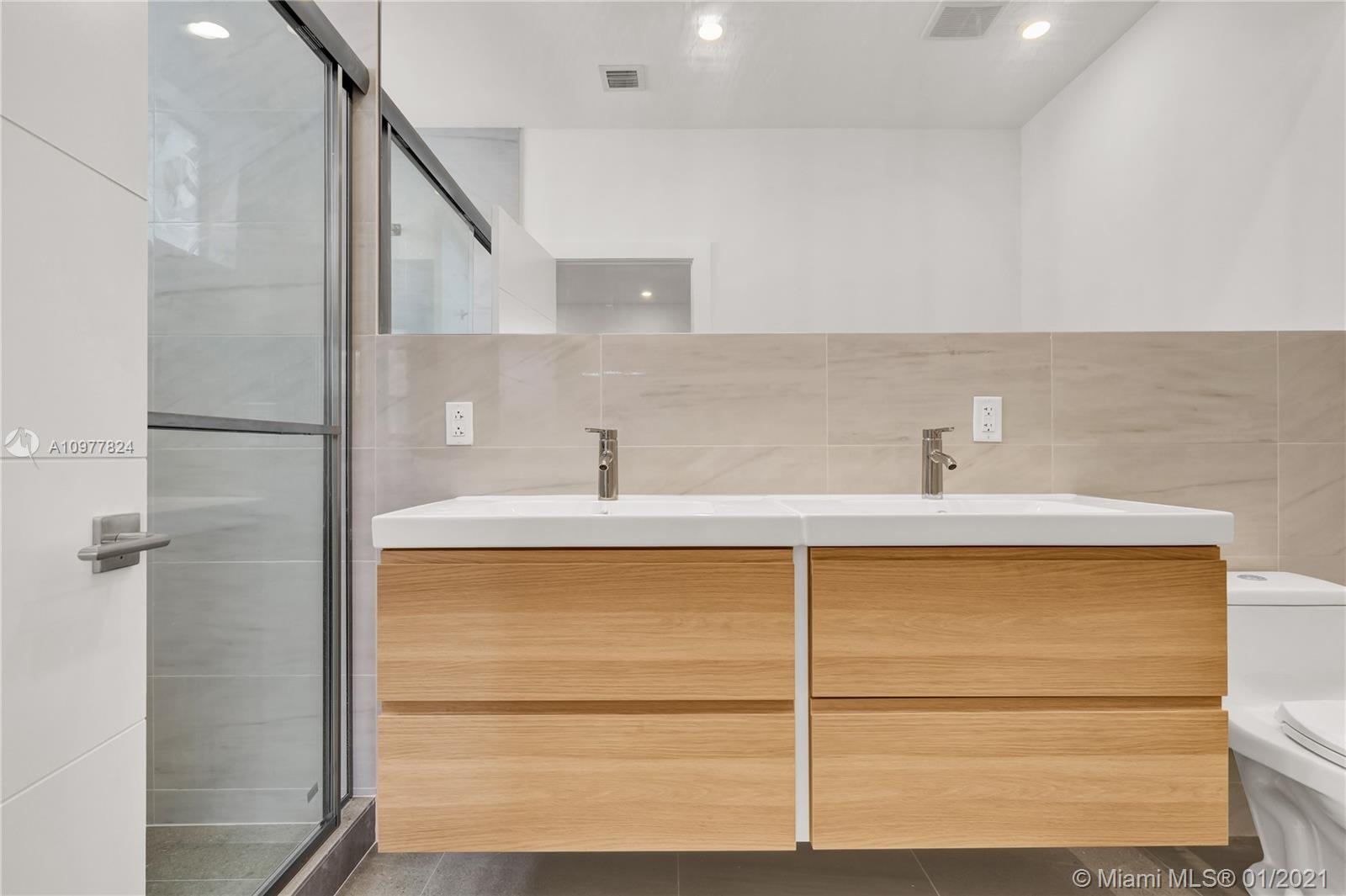 See details / 2000 sq. ft. $ 2021-01-04 0 Photo