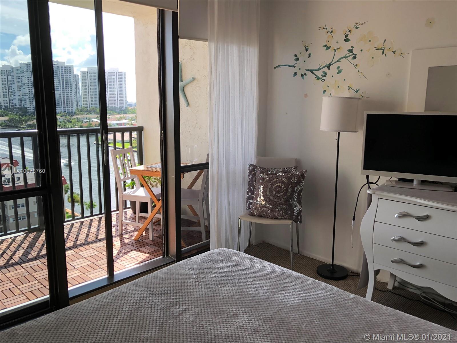Photo of 2017 Ocean Dr #1206, Hallandale Beach, Florida, 33009 - Extra large master bedroom with walk in closet and master bathroom