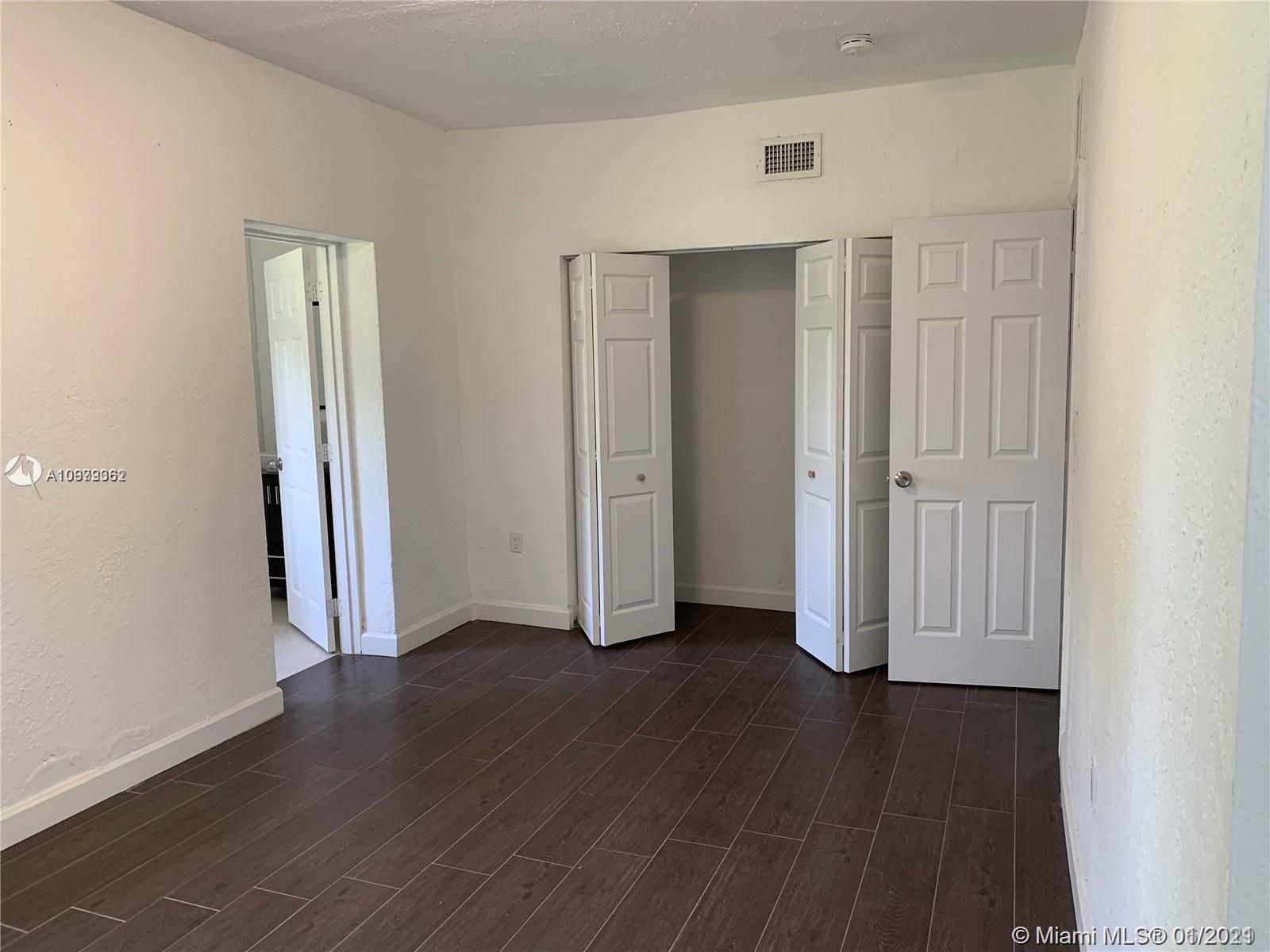 See details / 1089 sq. ft. $ 2021-01-06 0 Photo