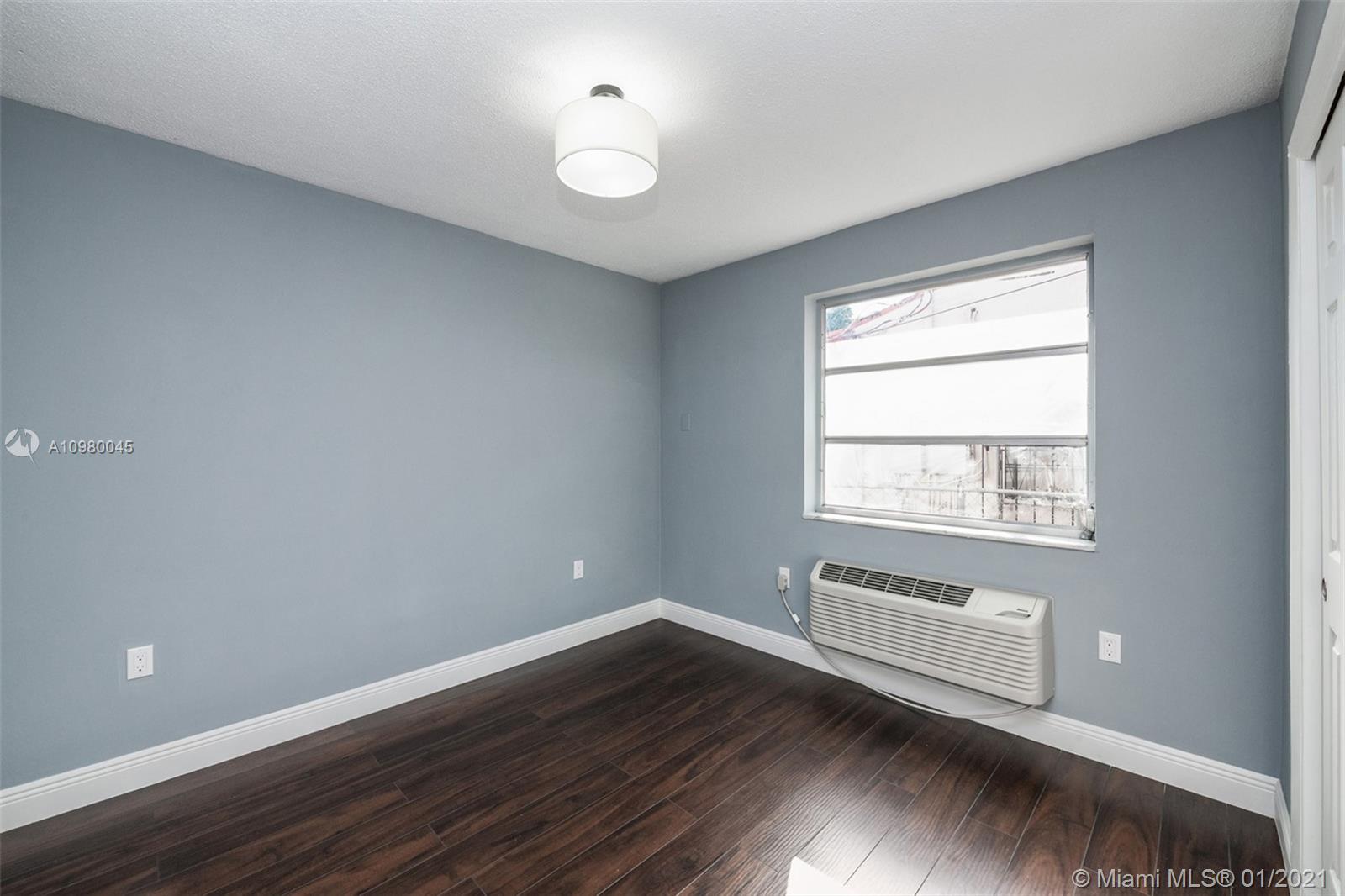 See details / 1915 sq. ft. $ 2021-01-07 0 Photo