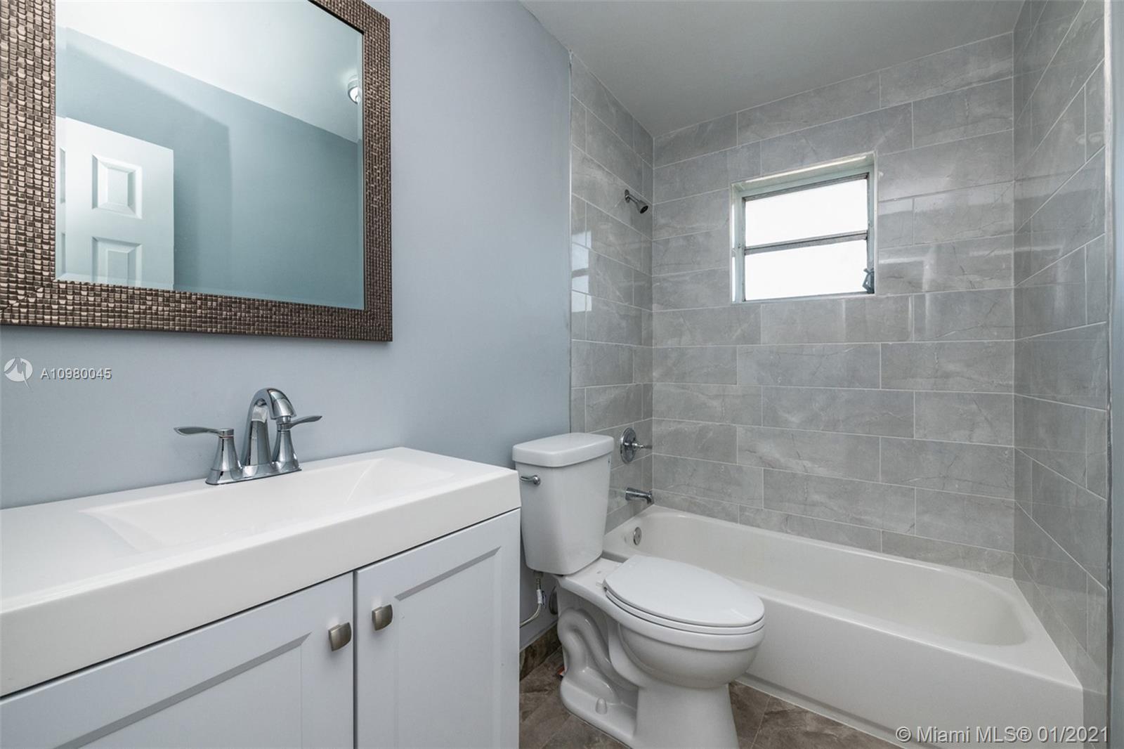 See details / 1915 sq. ft. $ 2021-01-07 0 Photo