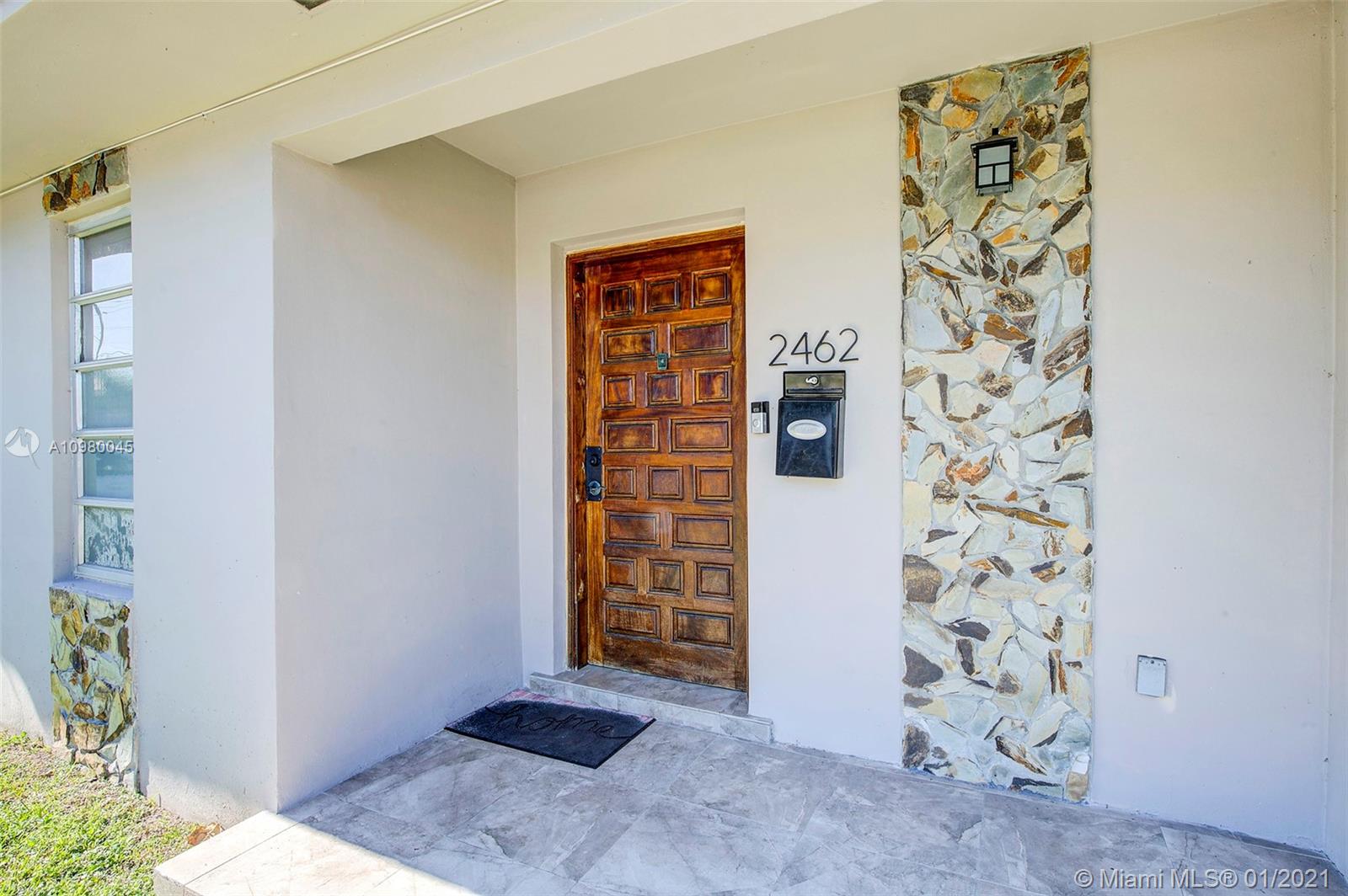 See details / 1915 sq. ft. $ 2021-01-07 0 Photo