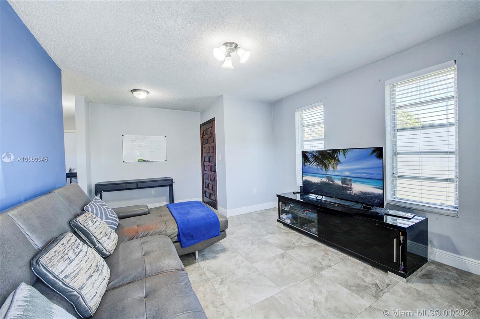 See details / 1915 sq. ft. $ 2021-01-07 0 Photo