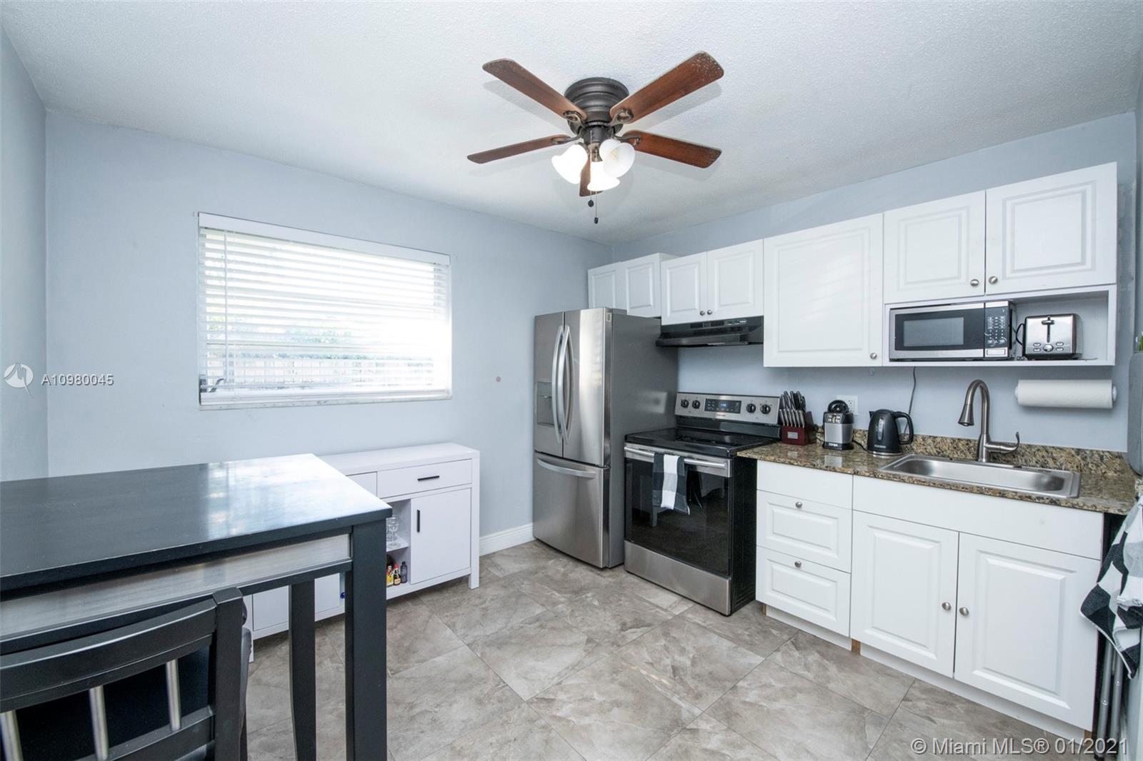 See details / 1915 sq. ft. $ 2021-01-07 0 Photo