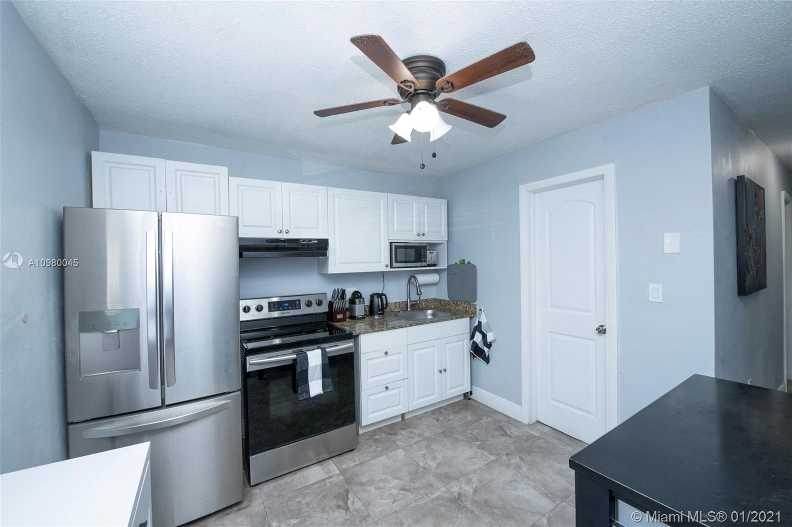 See details / 1915 sq. ft. $ 2021-01-07 0 Photo