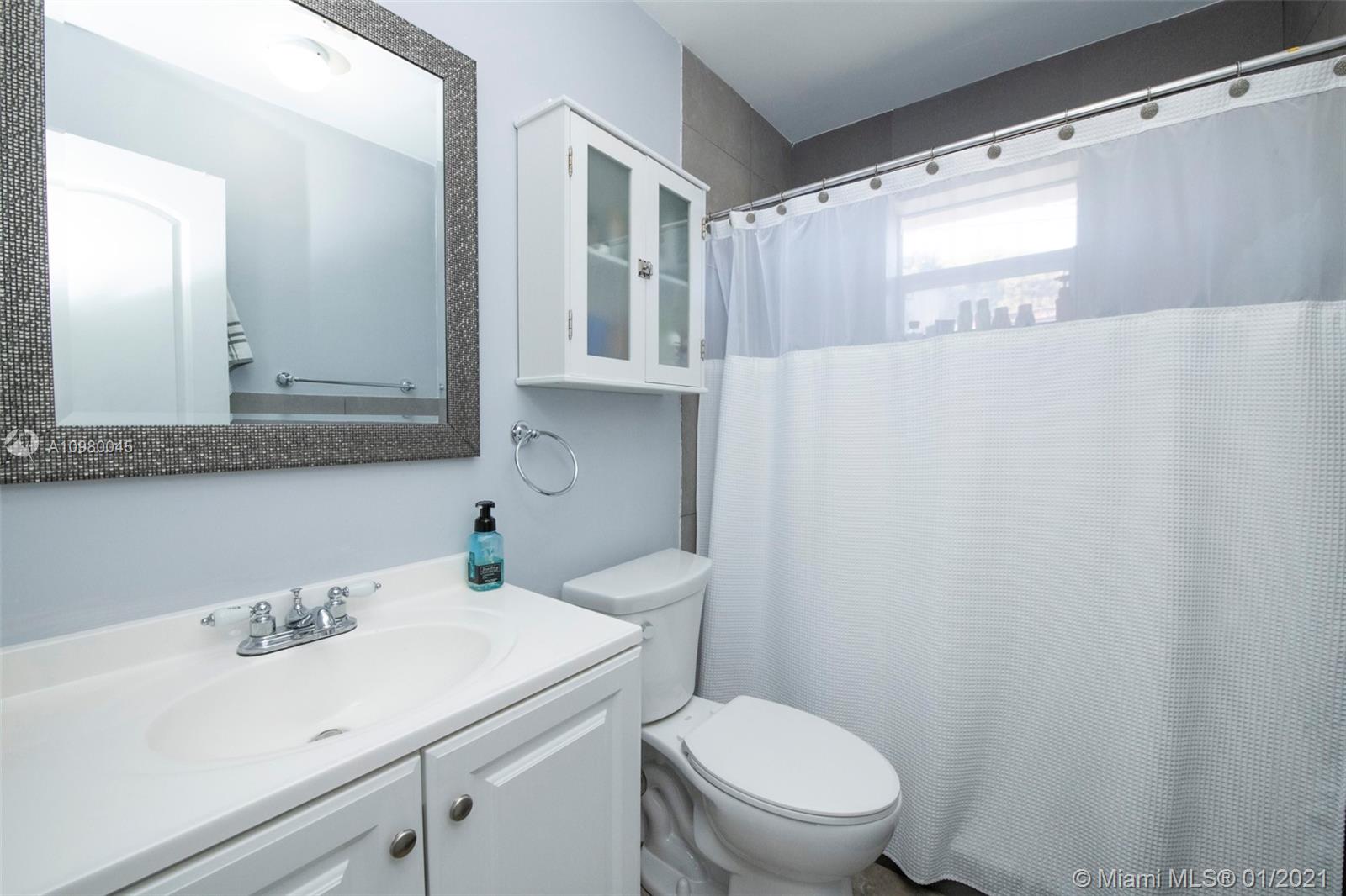 See details / 1915 sq. ft. $ 2021-01-07 0 Photo