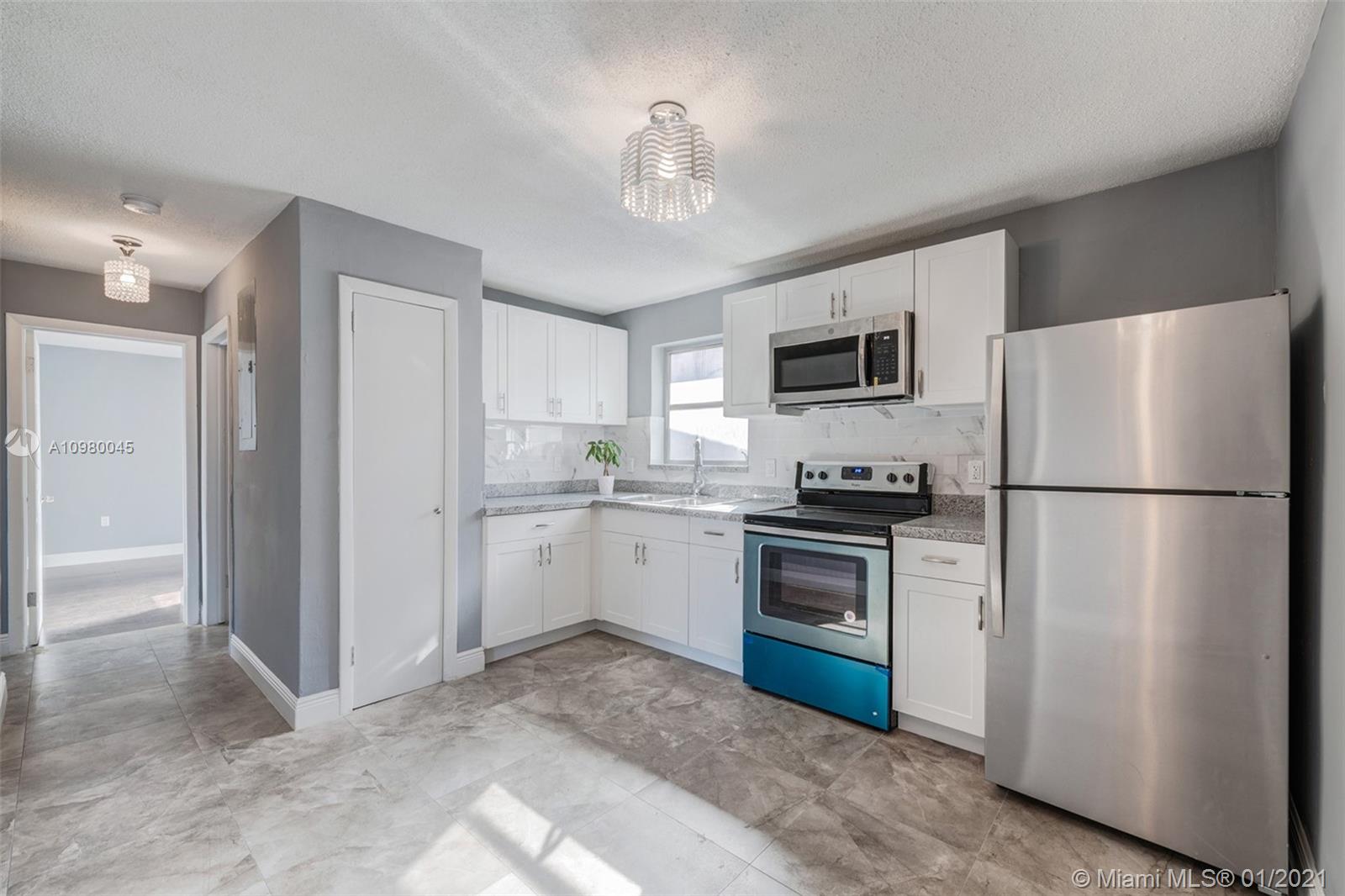 See details / 1915 sq. ft. $ 2021-01-07 0 Photo