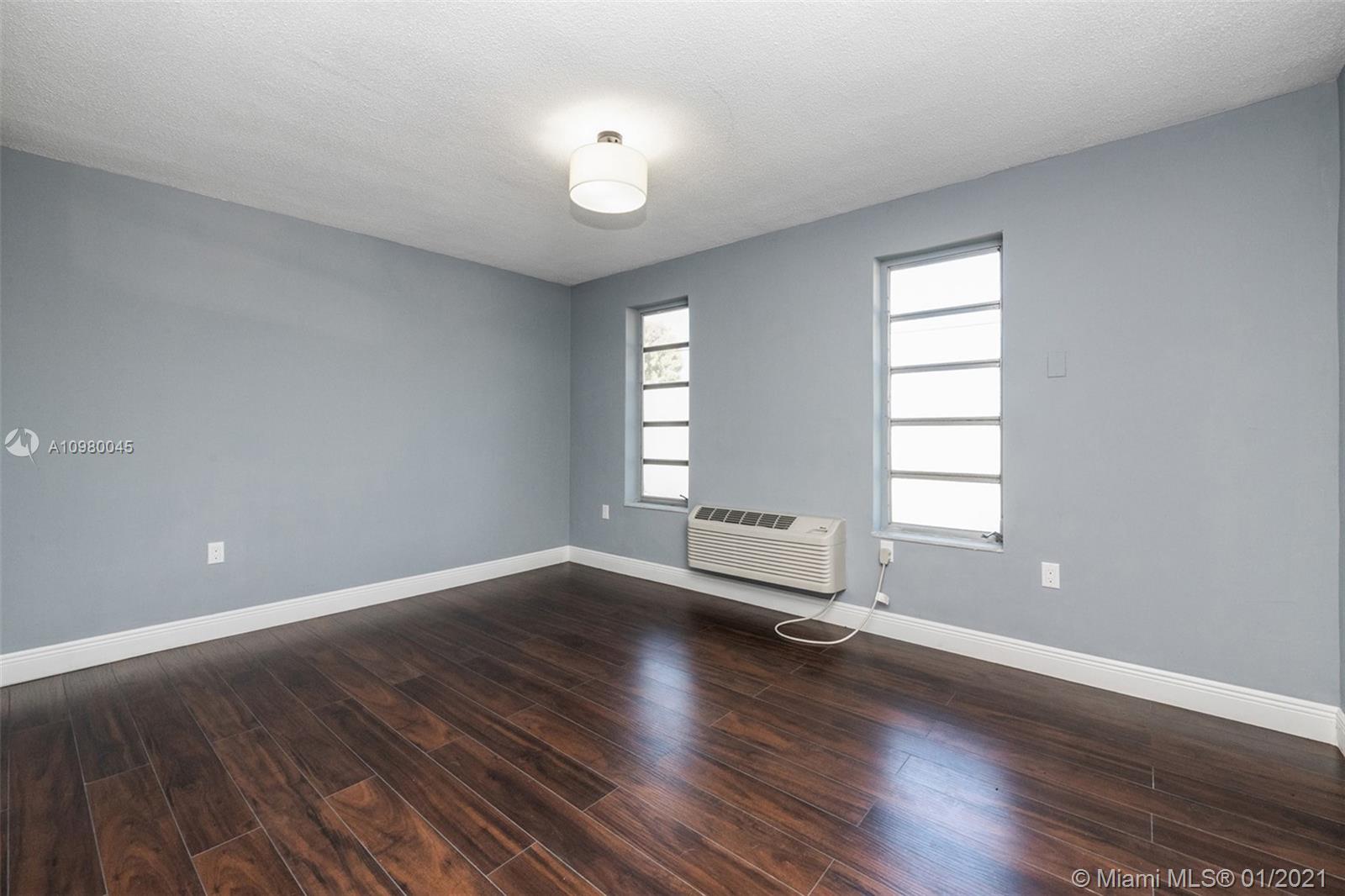 See details / 1915 sq. ft. $ 2021-01-07 0 Photo