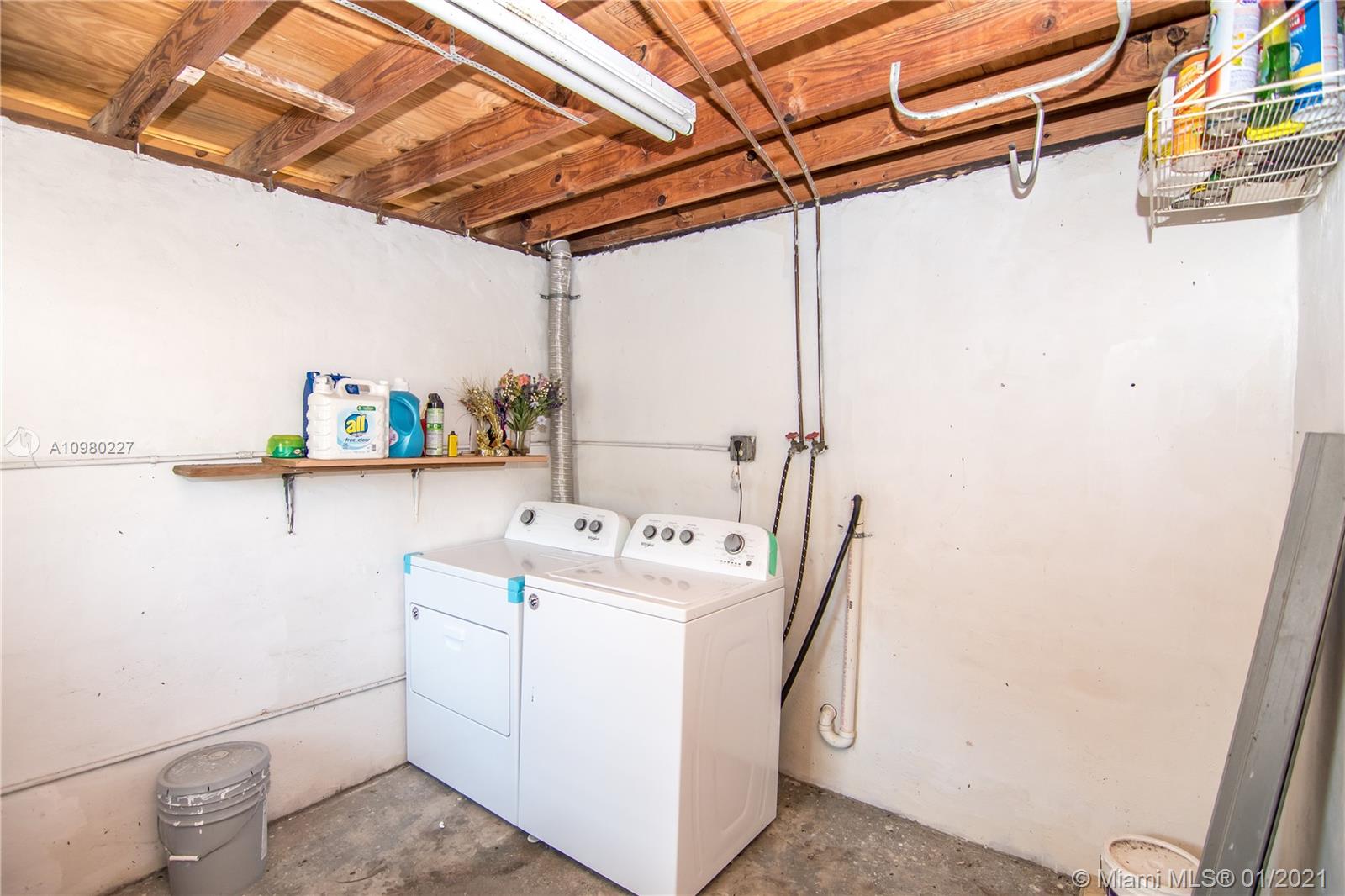 See details / 1835 sq. ft. $ 2021-01-07 0 Photo