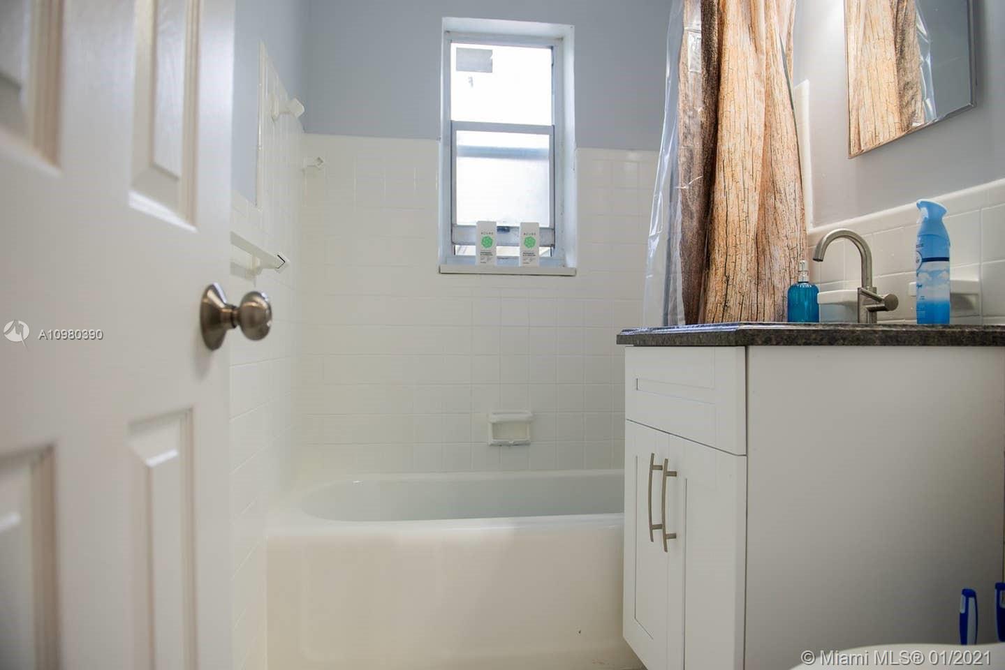 See details / 1682 sq. ft. $ 2021-01-08 0 Photo