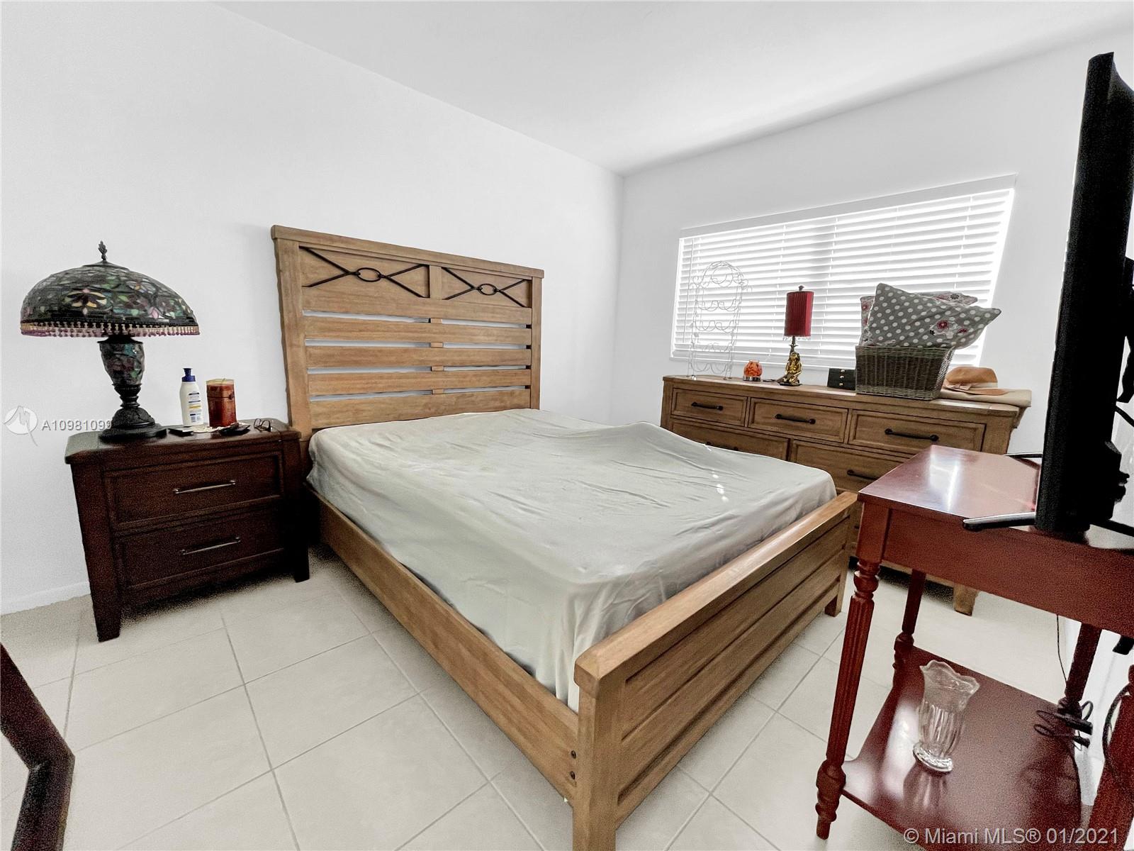 See details / 2850 sq. ft. $ 2021-04-20 0 Photo