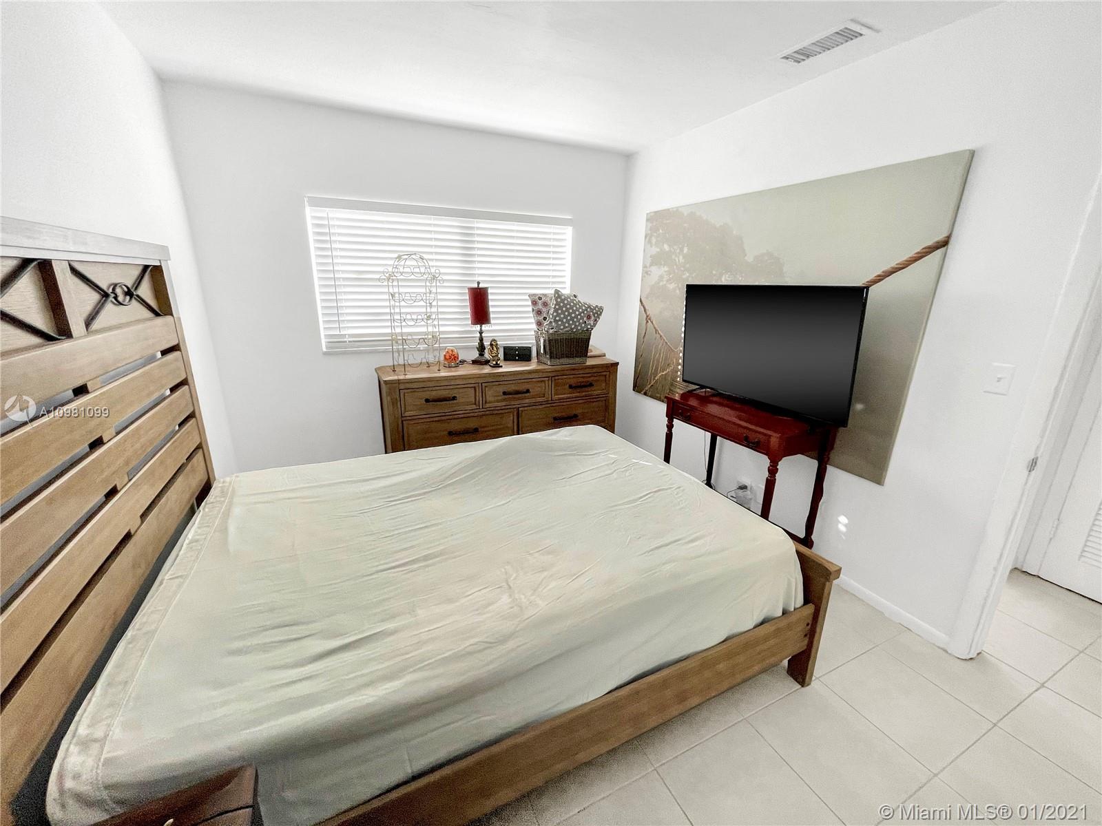 See details / 2850 sq. ft. $ 2021-04-20 0 Photo