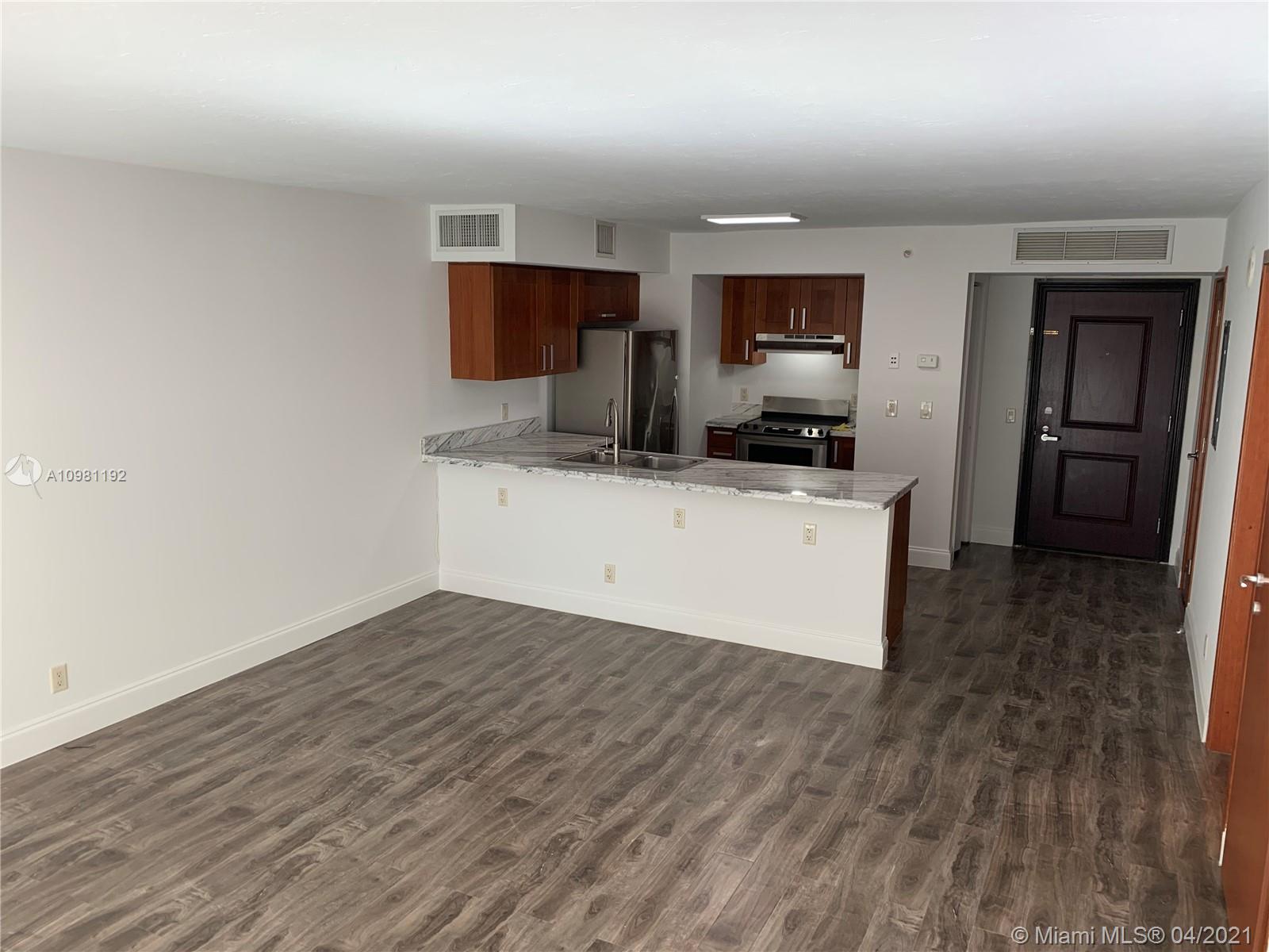 Photo of 9499 Collins Ave #1004, Surfside, Florida, 33154 - Dinning Room