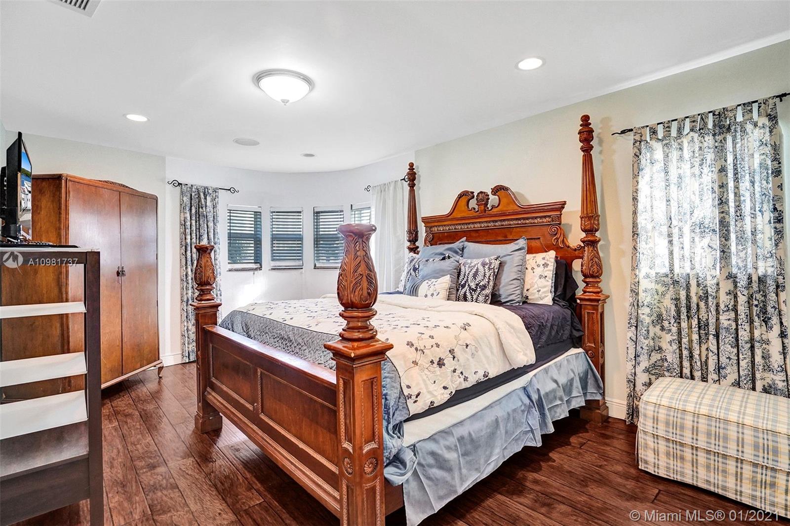 See details / 3118 sq. ft. $ 2021-01-11 0 Photo