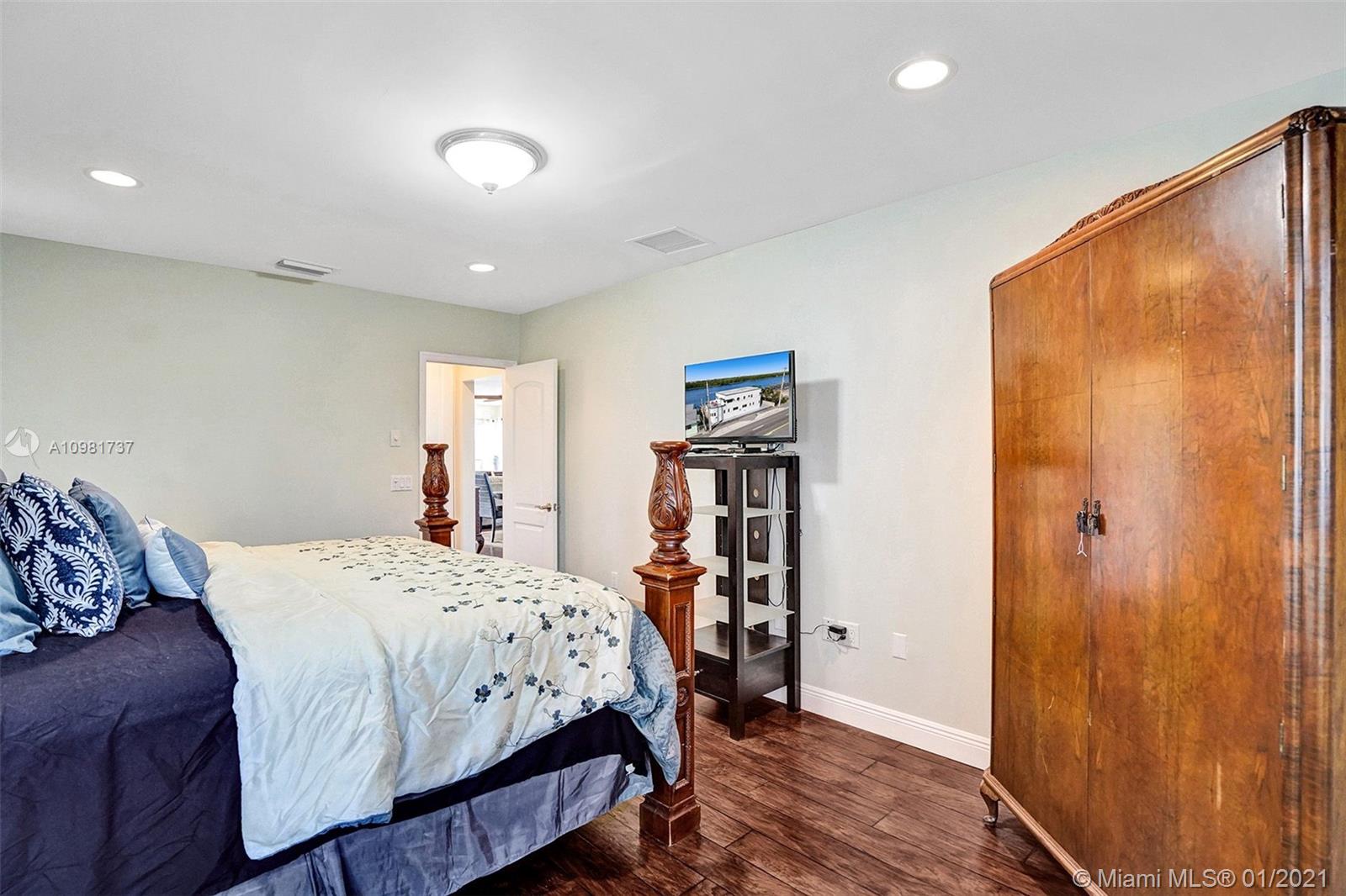 See details / 3118 sq. ft. $ 2021-01-11 0 Photo