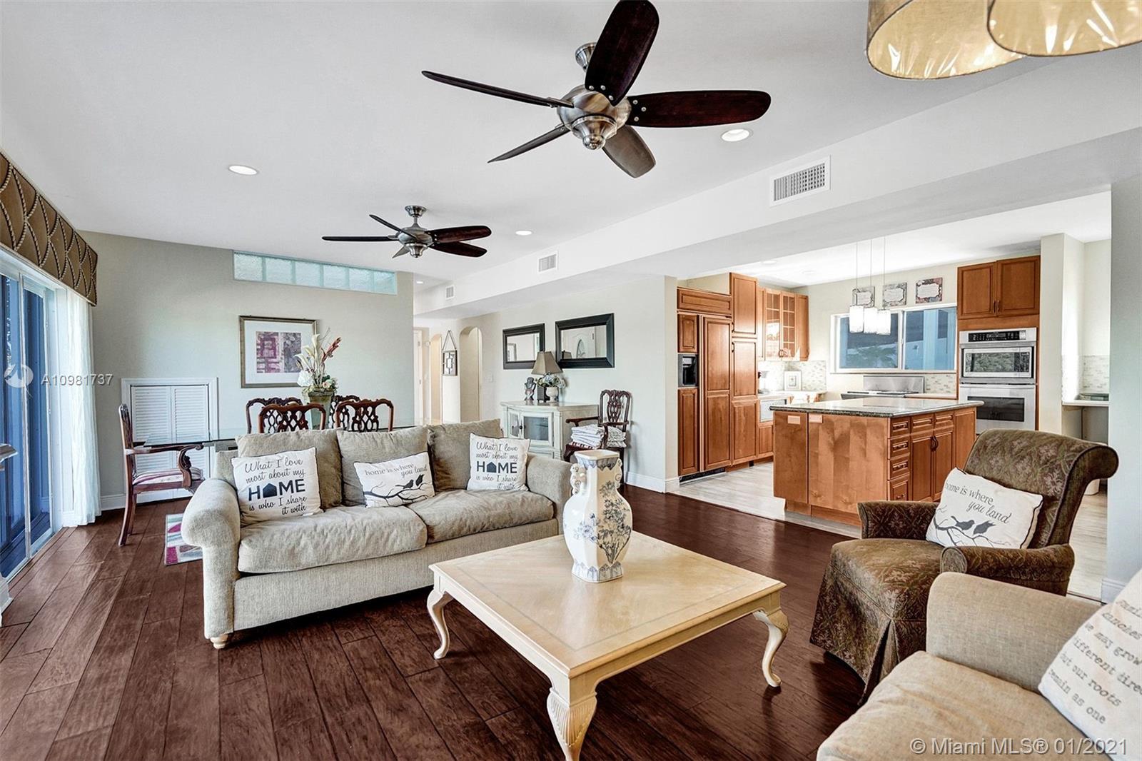 See details / 3118 sq. ft. $ 2021-01-11 0 Photo