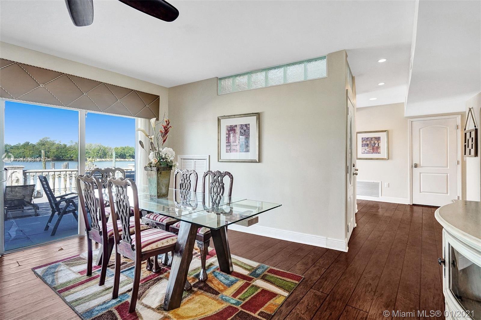 See details / 3118 sq. ft. $ 2021-01-11 0 Photo