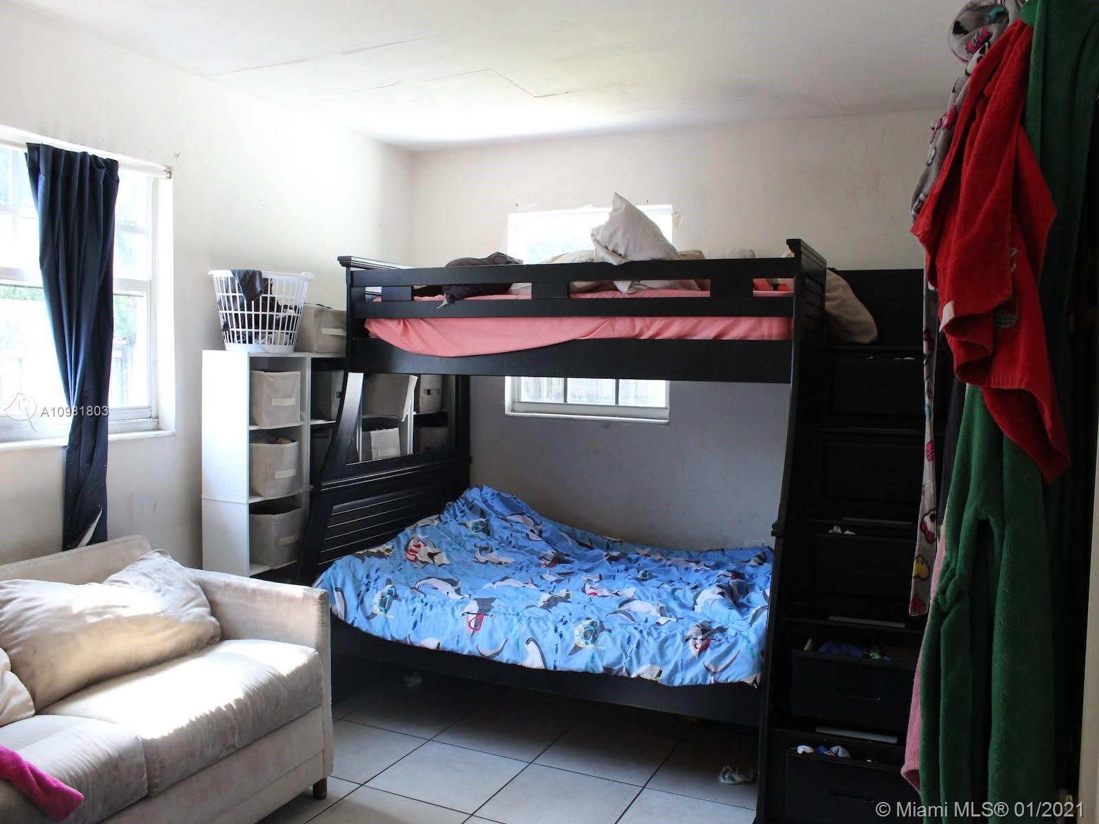 See details / 1255 sq. ft. $ 2021-01-11 0 Photo