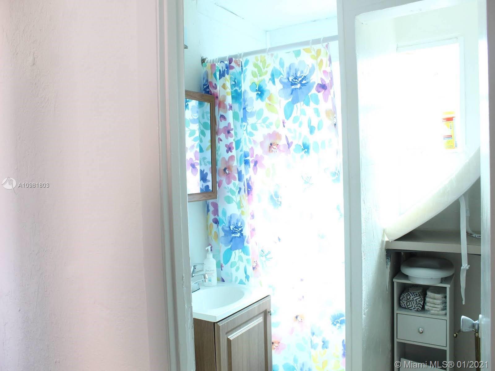 See details / 1255 sq. ft. $ 2021-01-11 0 Photo