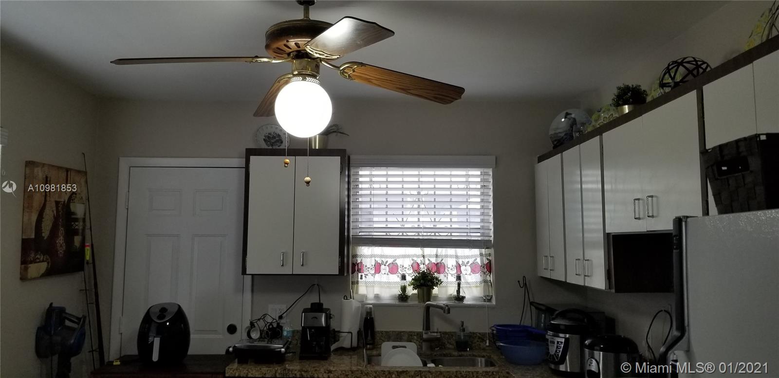 See details / 2284 sq. ft. $ 2021-01-11 0 Photo