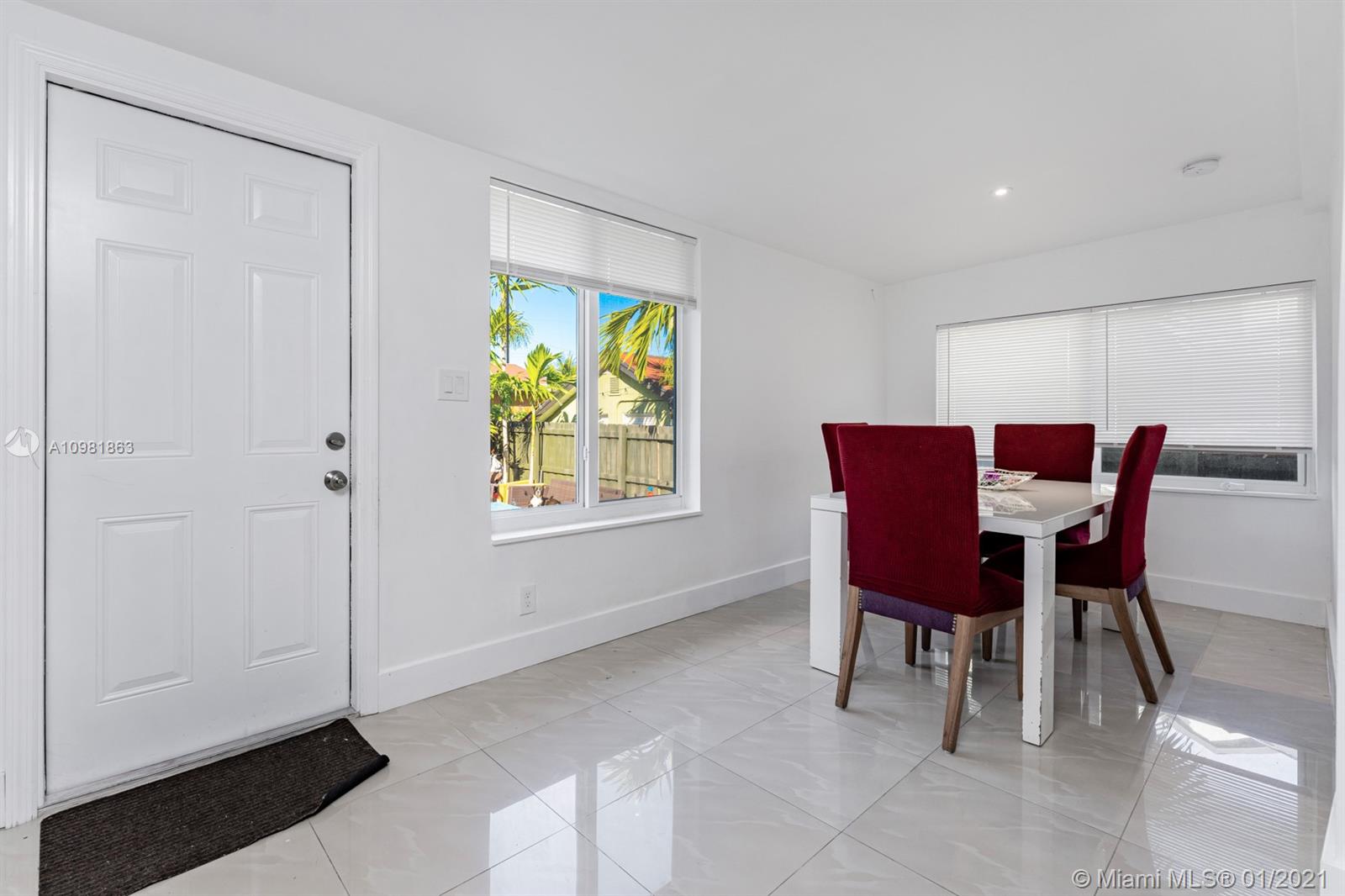 See details / 1299 sq. ft. $ 2021-01-11 0 Photo