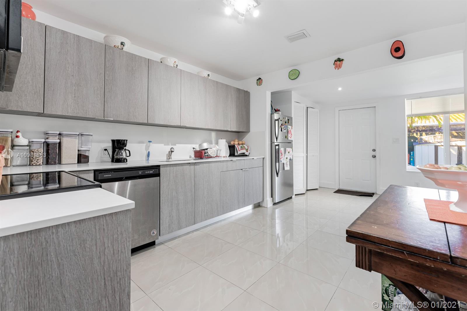 See details / 1299 sq. ft. $ 2021-01-11 0 Photo