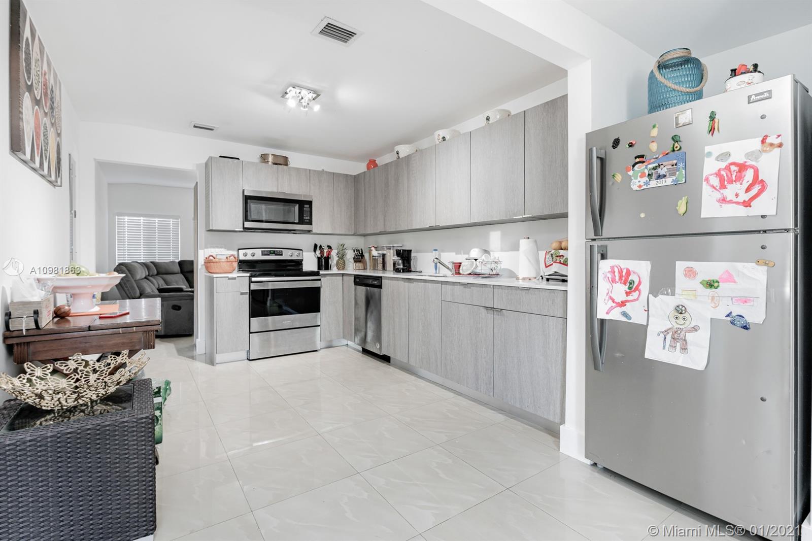 See details / 1299 sq. ft. $ 2021-01-11 0 Photo