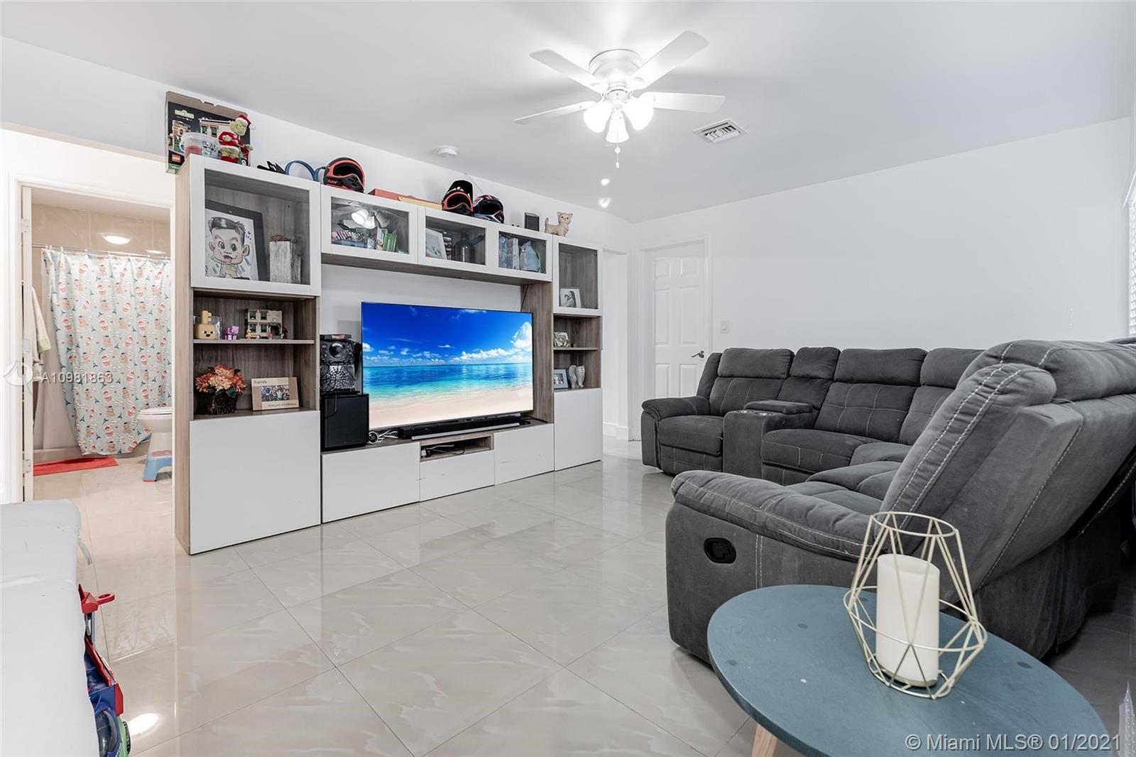 See details / 1299 sq. ft. $ 2021-01-11 0 Photo