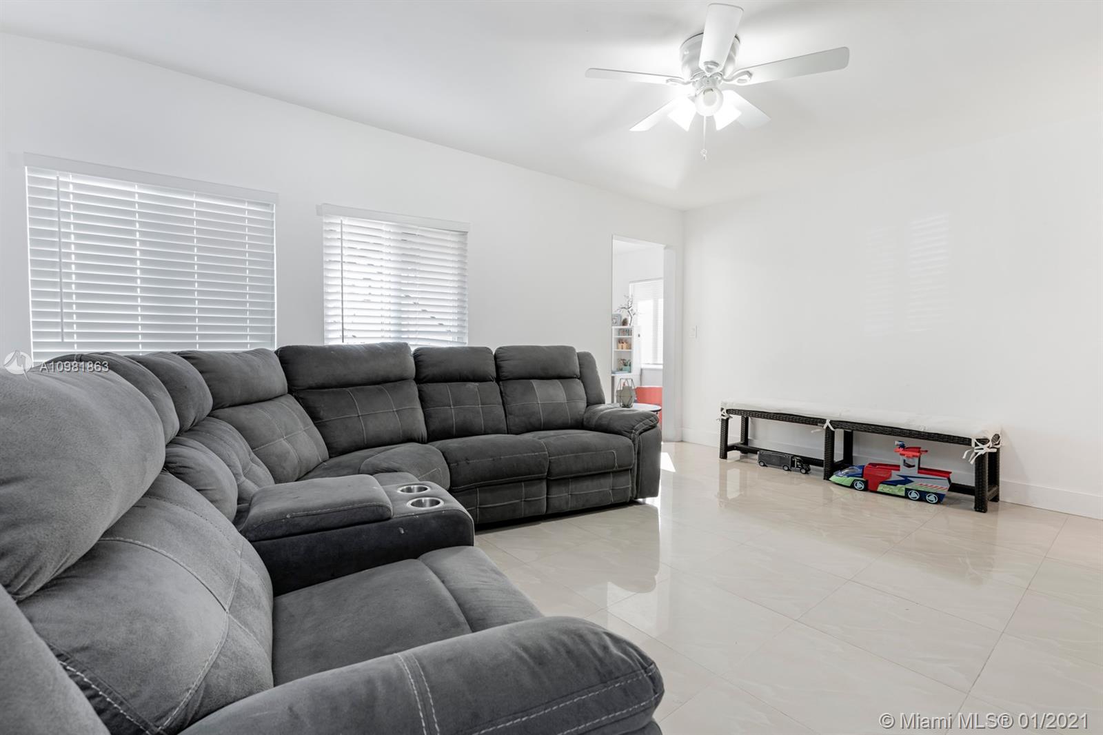 See details / 1299 sq. ft. $ 2021-01-11 0 Photo