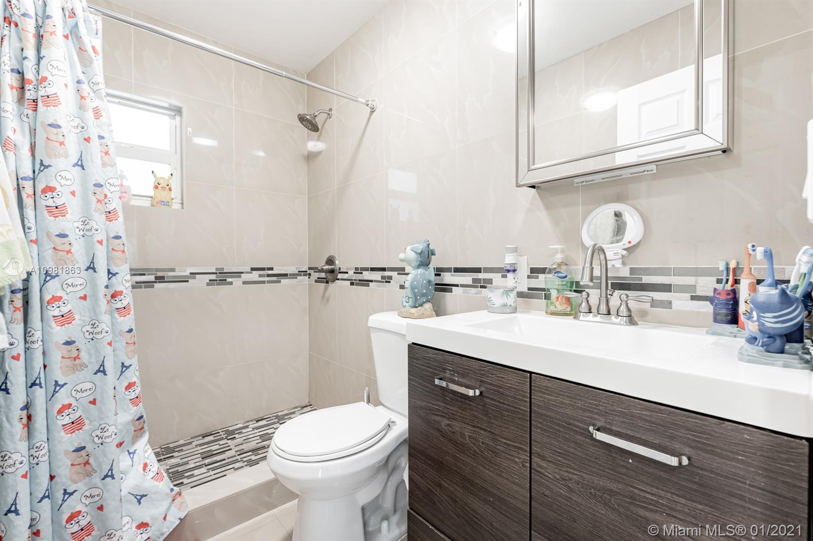 See details / 1299 sq. ft. $ 2021-01-11 0 Photo